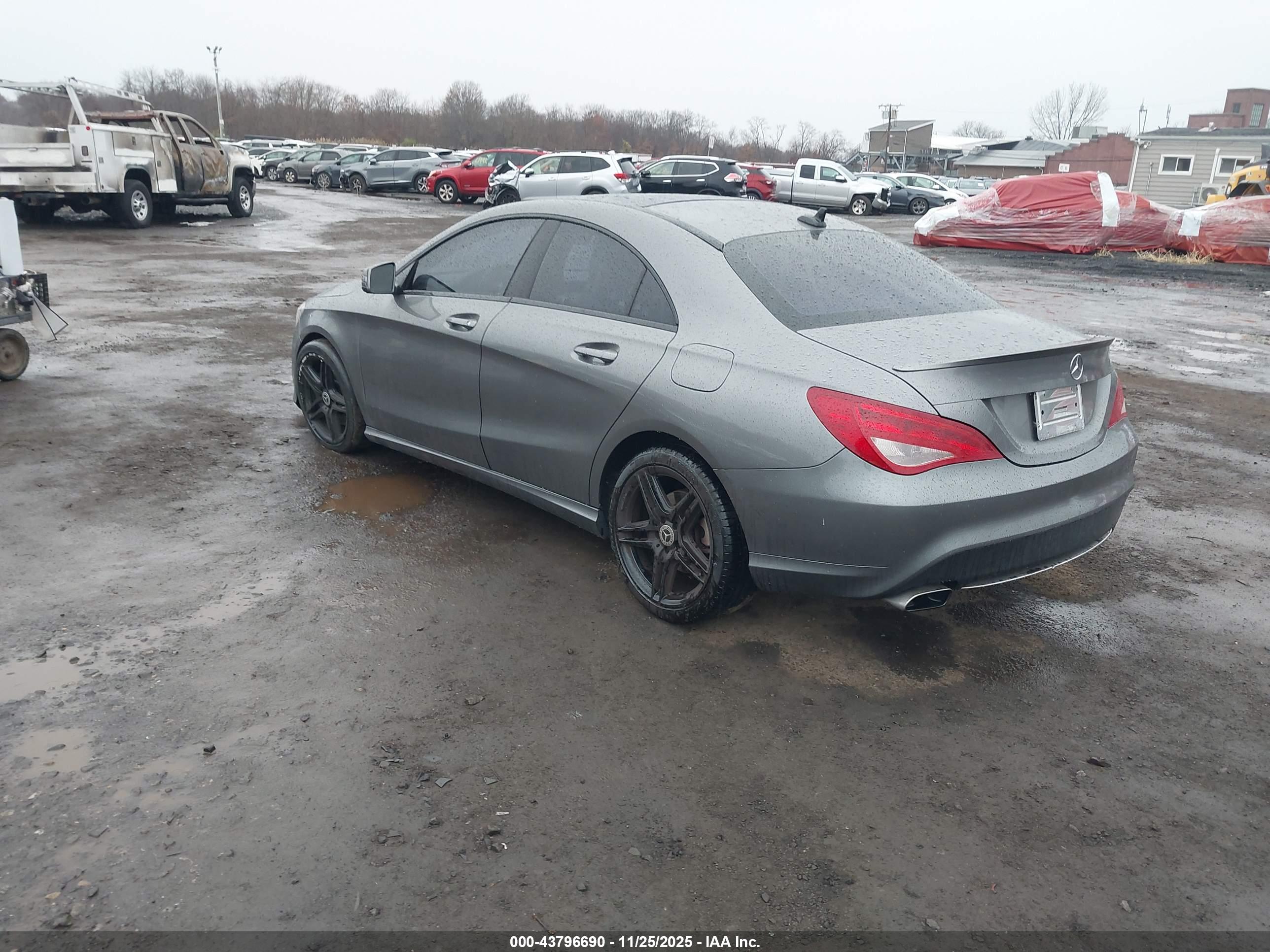 MERCEDES-BENZ CLA image 3