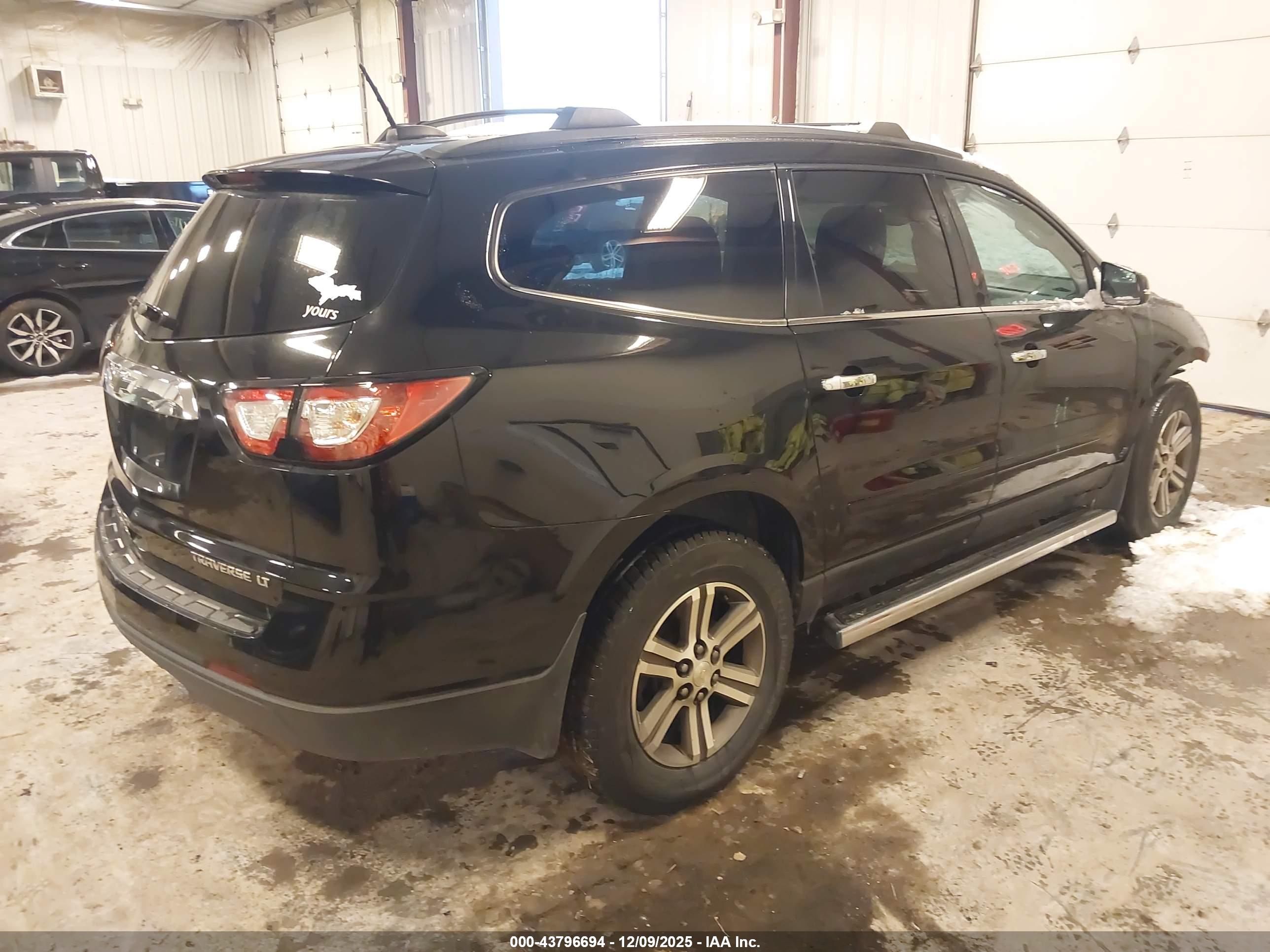 CHEVROLET TRAVERSE image 4