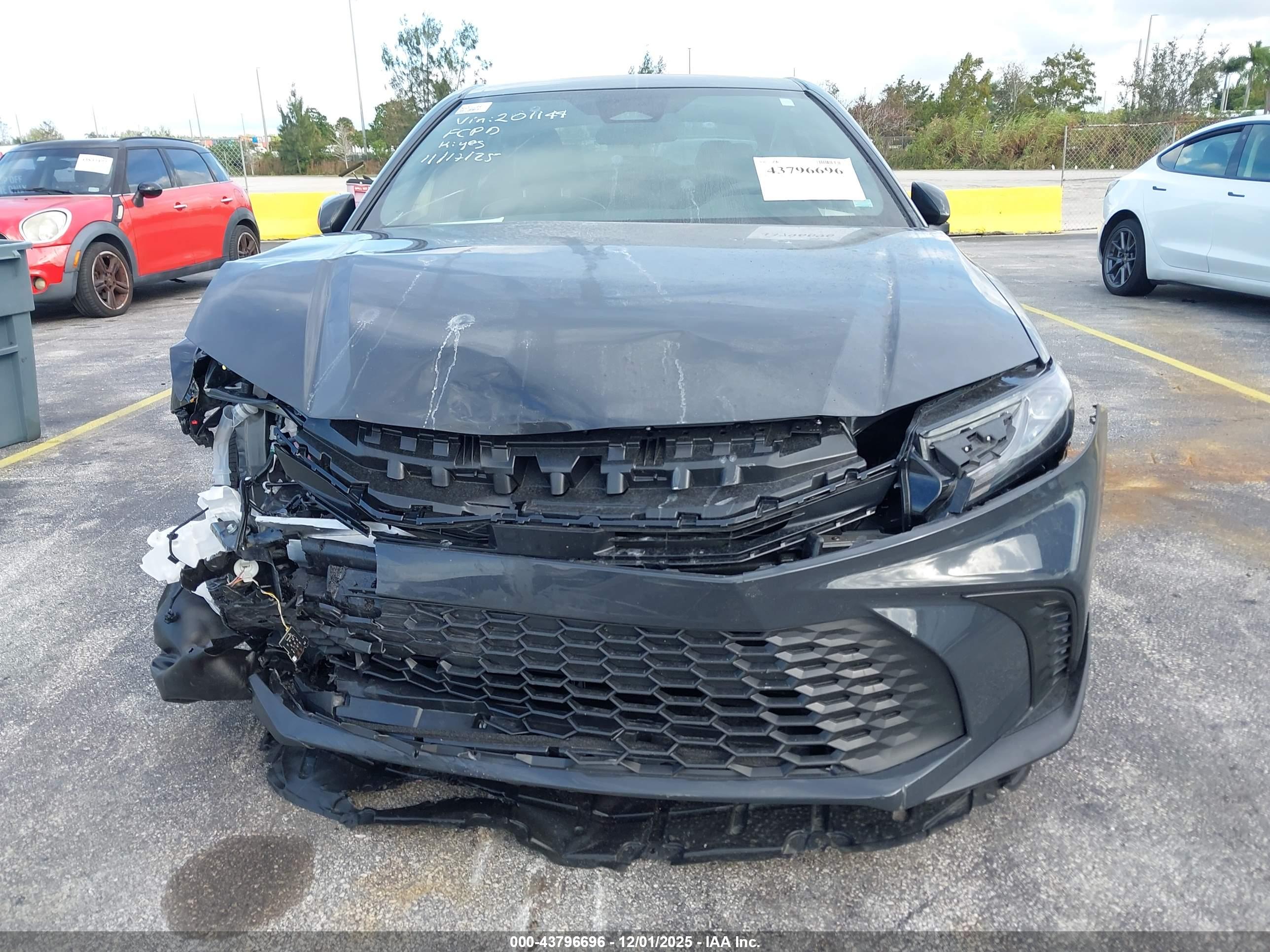 TOYOTA CAMRY image 6