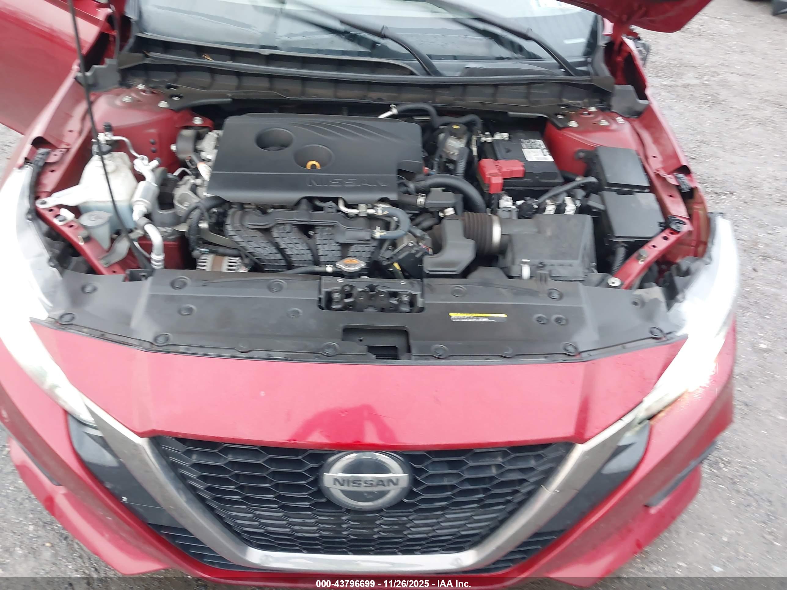 NISSAN ALTIMA image 10