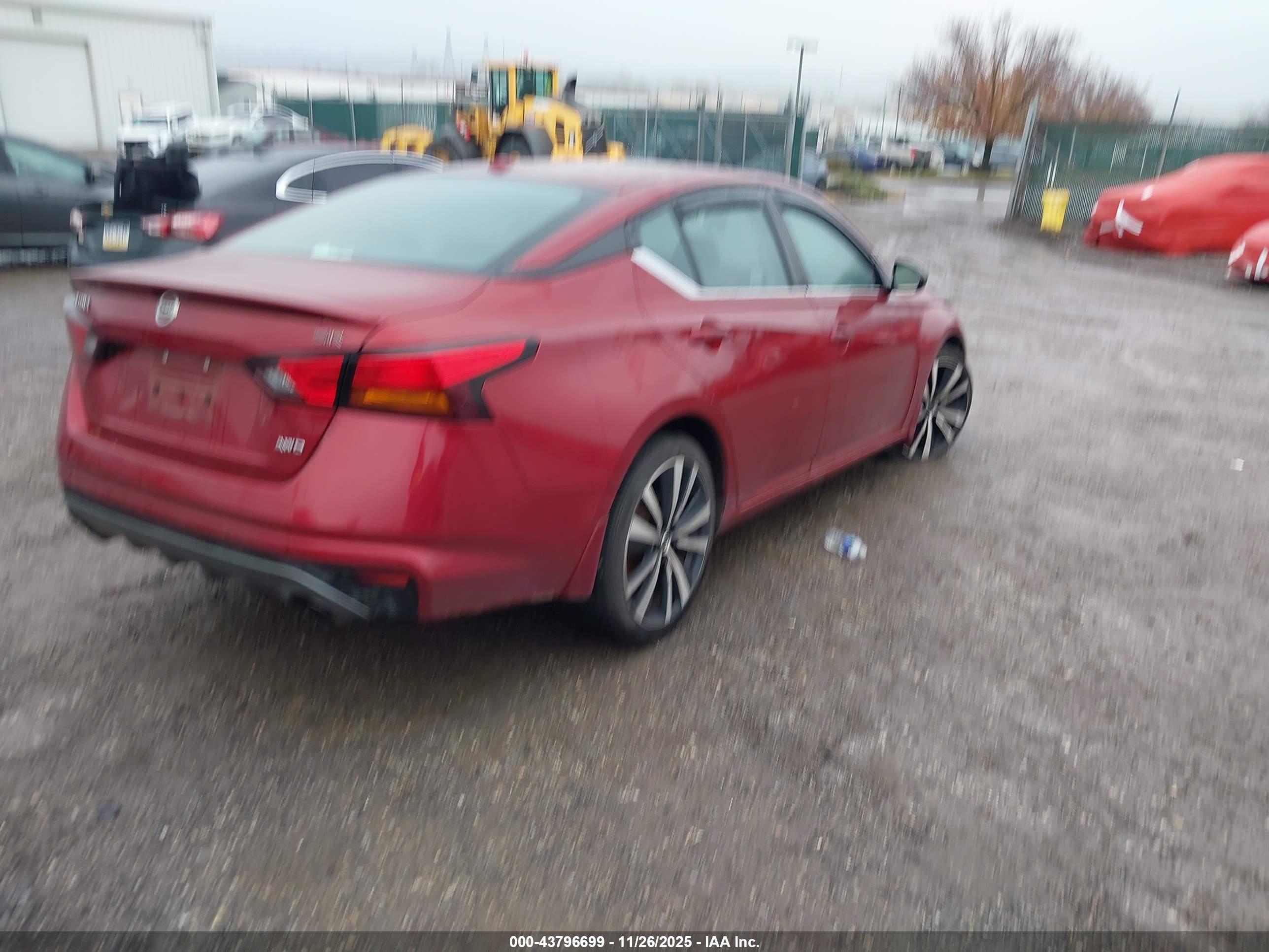NISSAN ALTIMA image 4