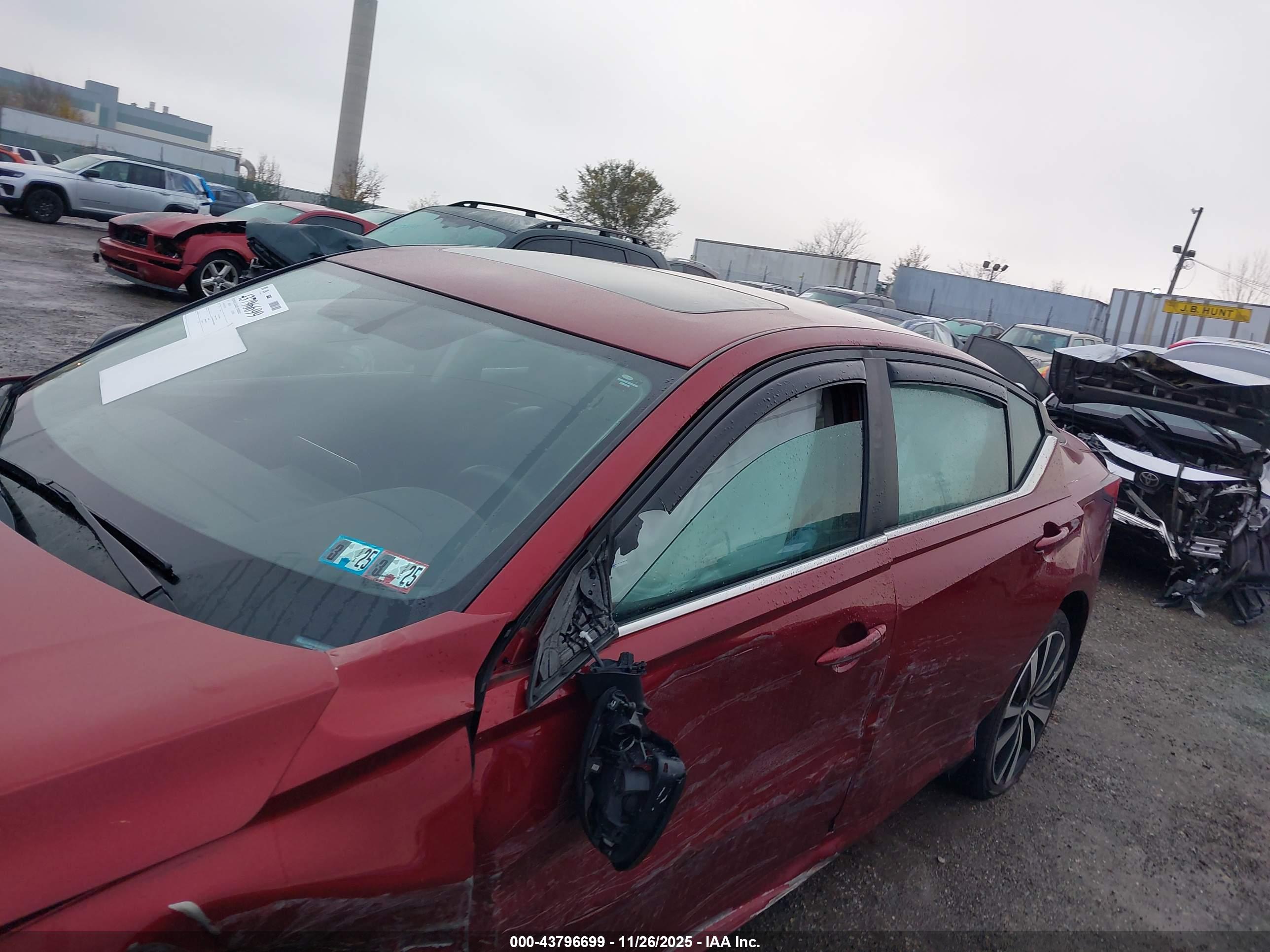 NISSAN ALTIMA image 6