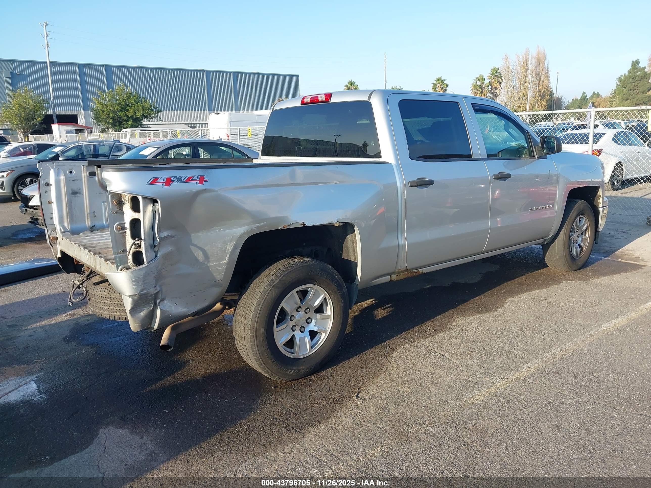 CHEVROLET SILVERADO image 4