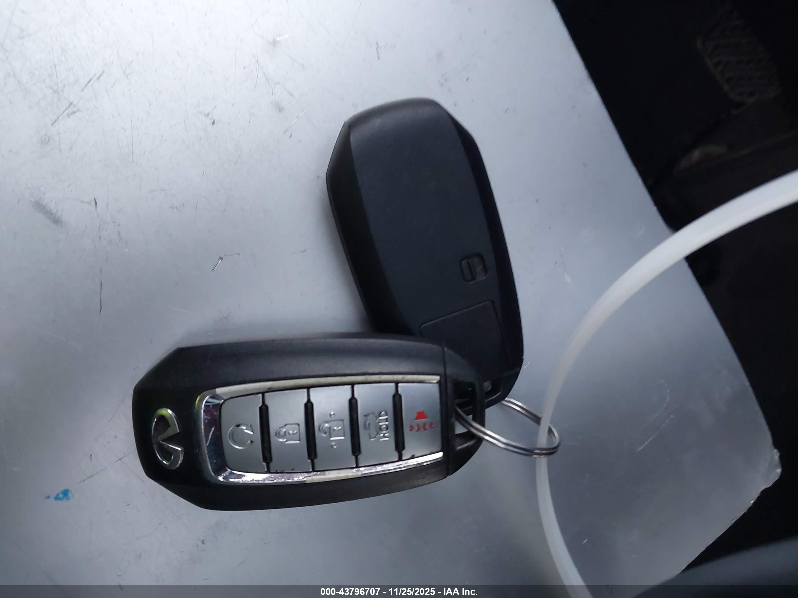 INFINITI Q50 image 11