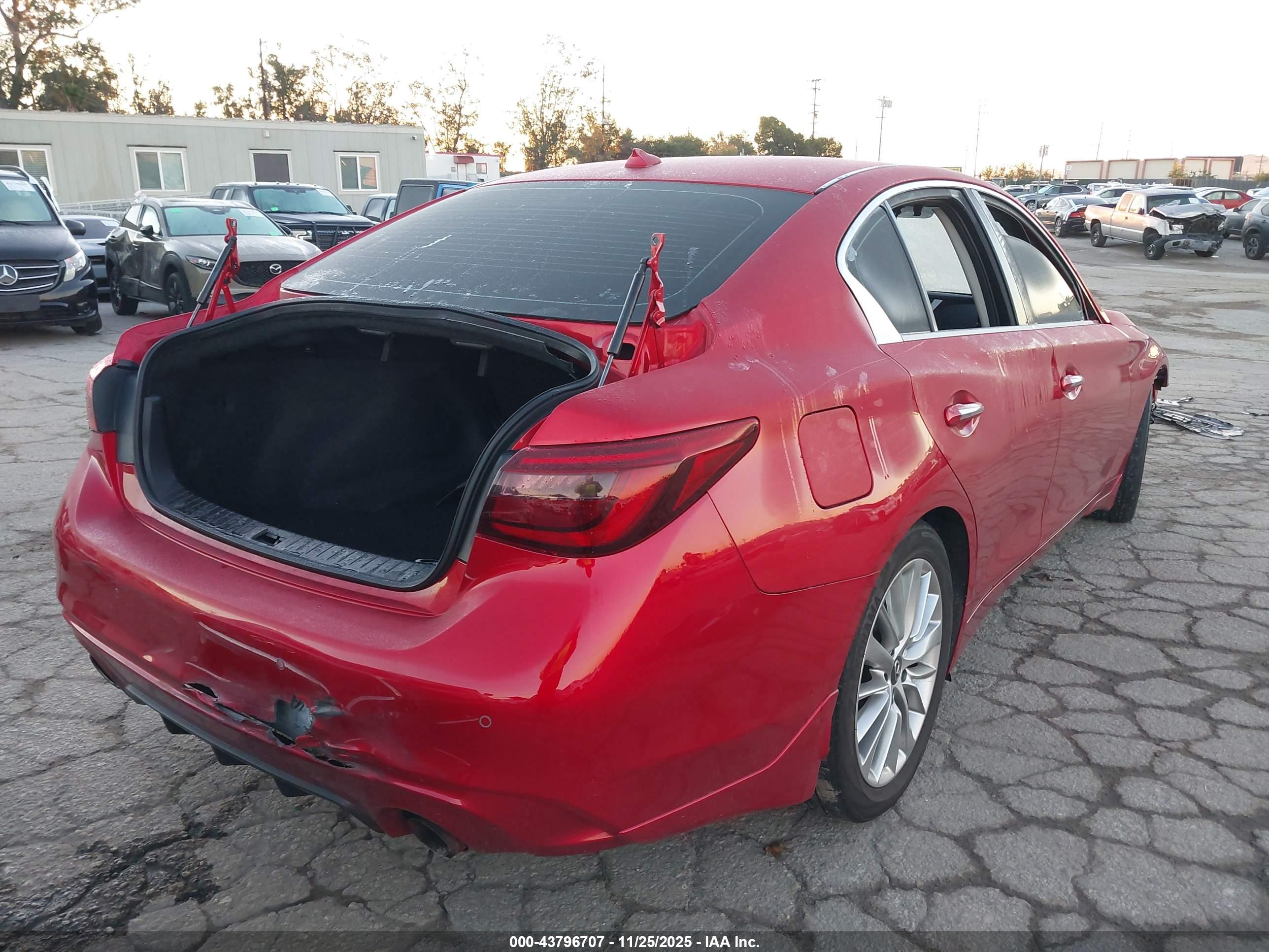 INFINITI Q50 image 4
