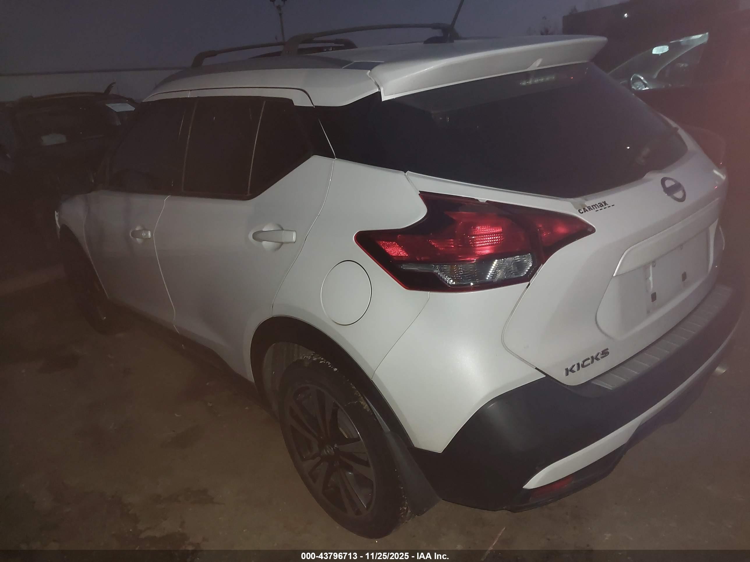 NISSAN KICKS image 3