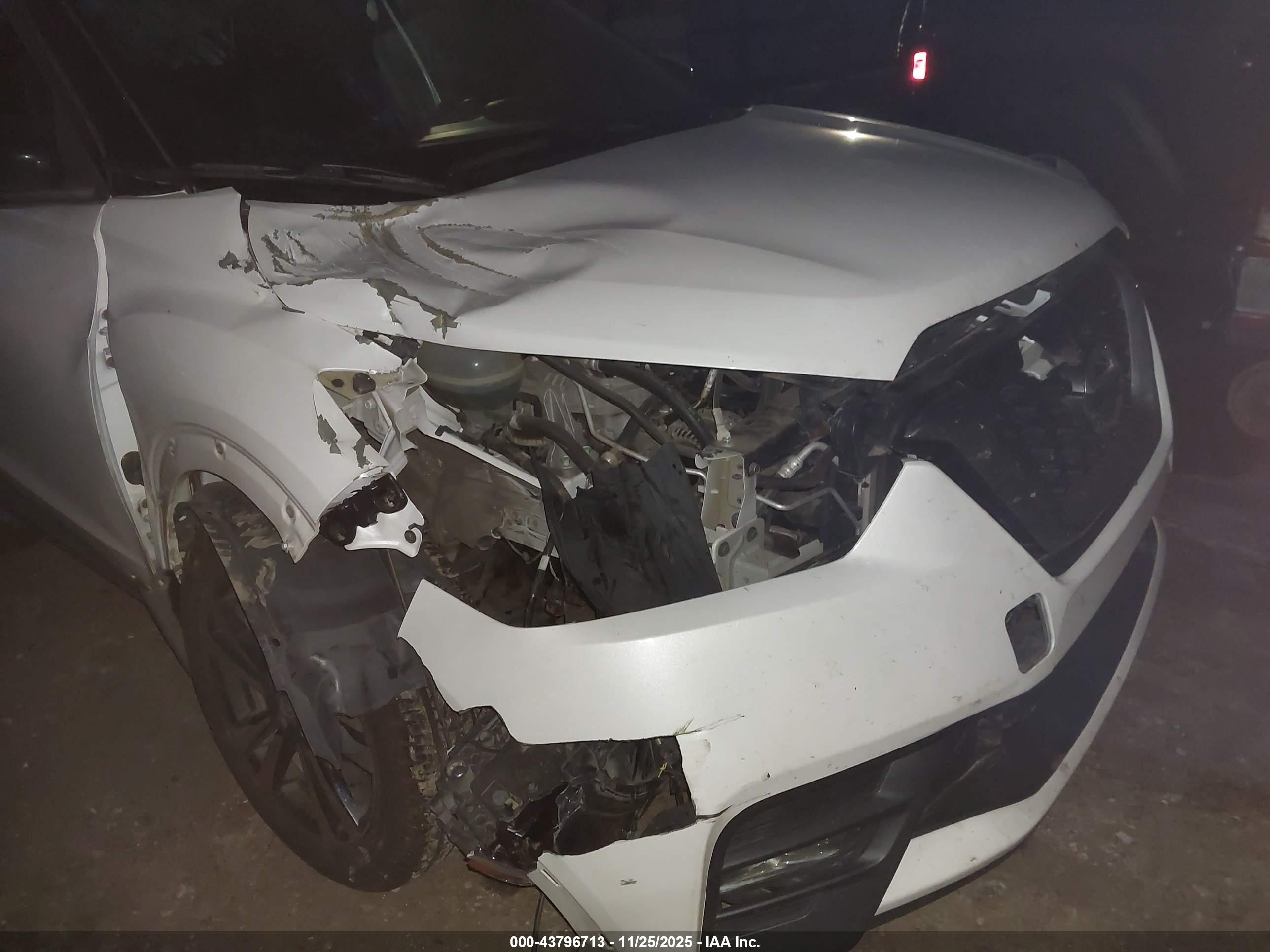 NISSAN KICKS image 6