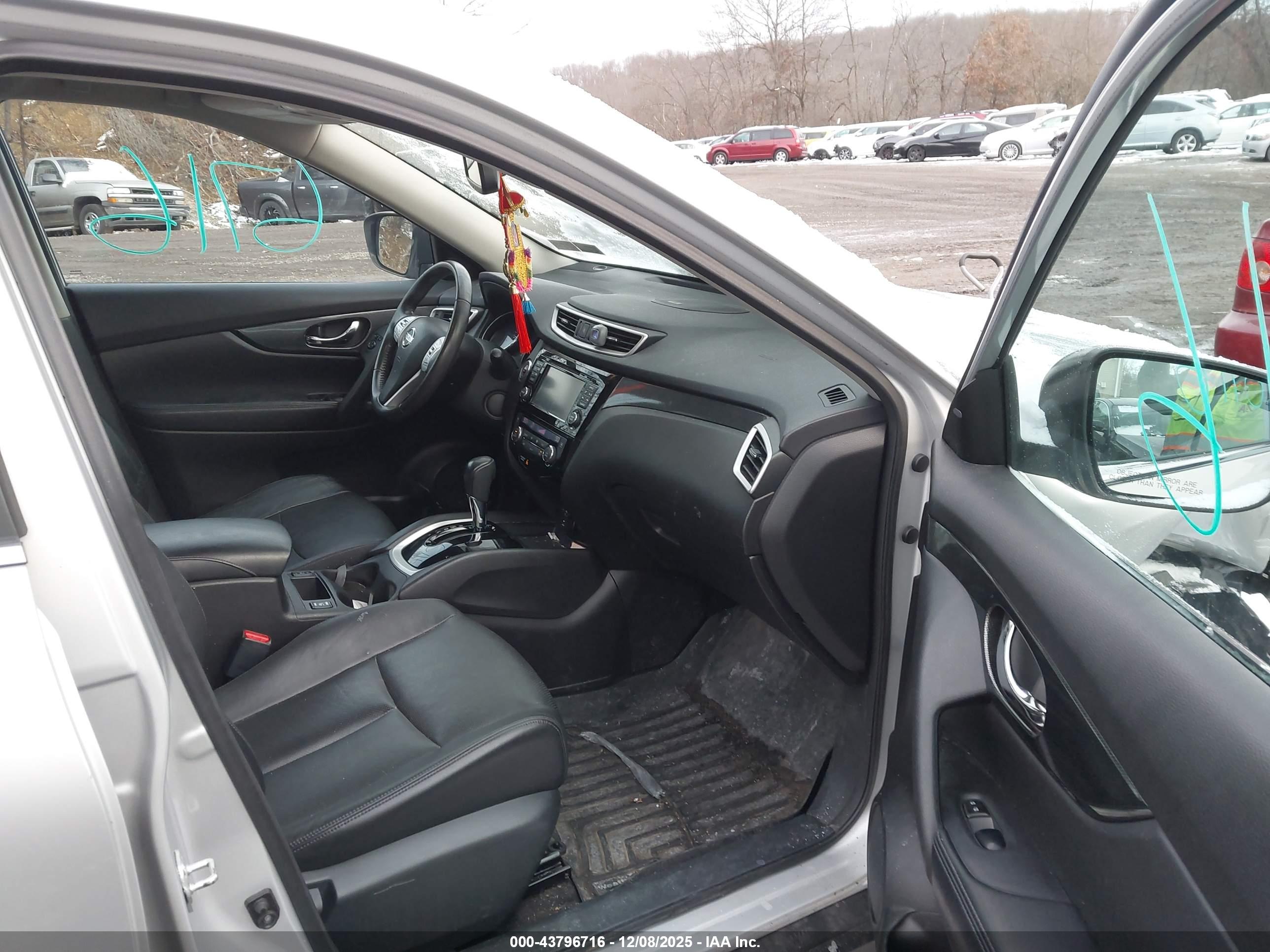 NISSAN ROGUE image 5
