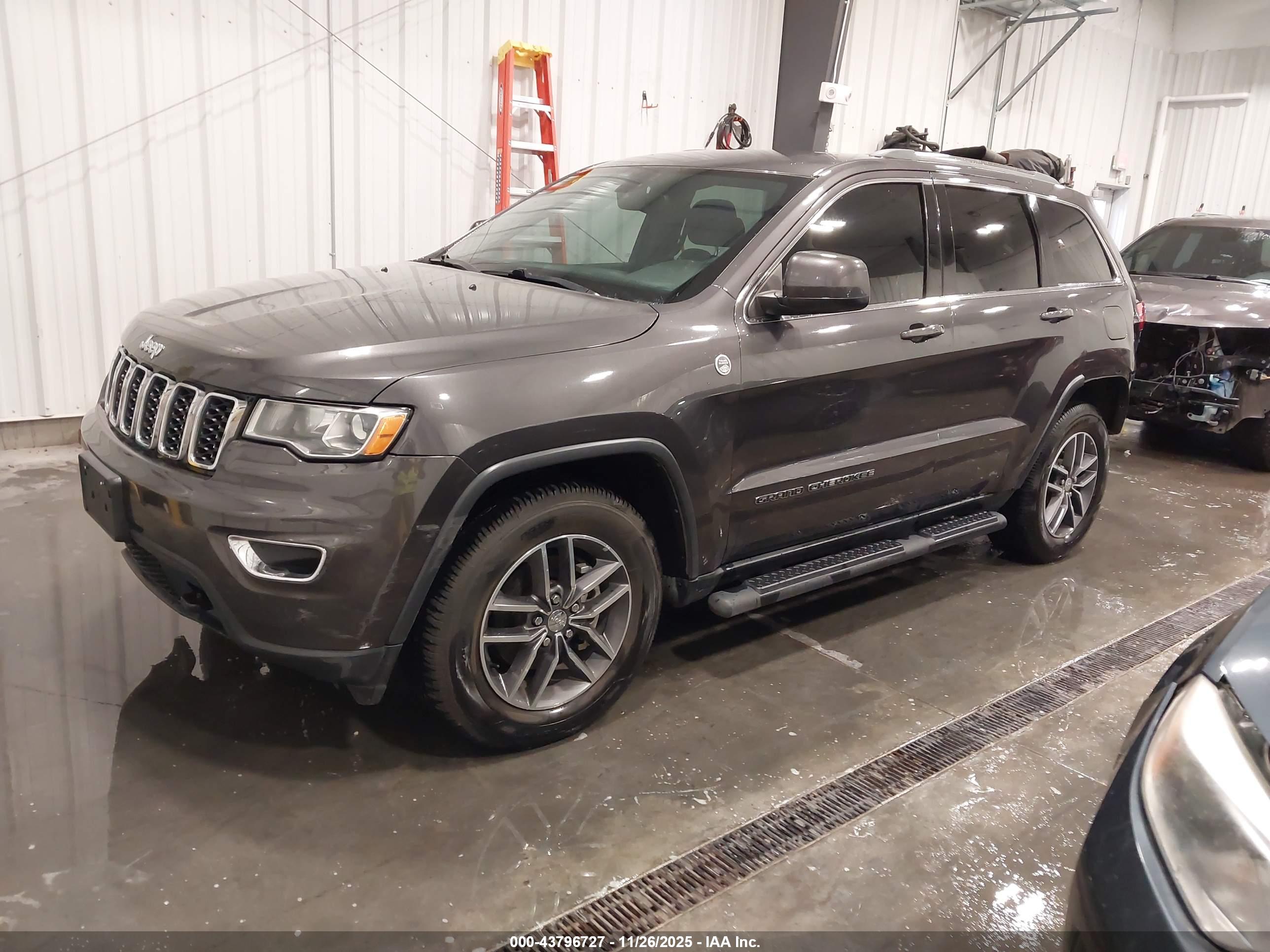 JEEP GRAND image 2