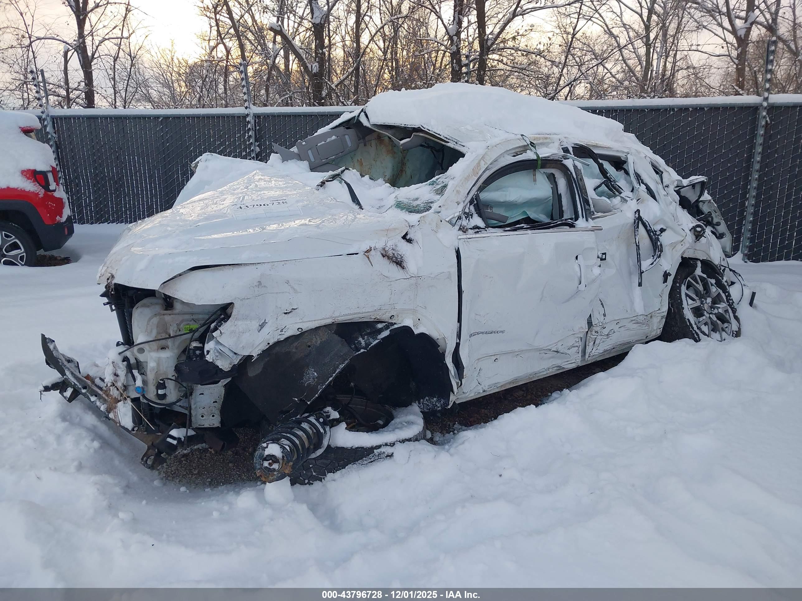 GMC ACADIA image 2