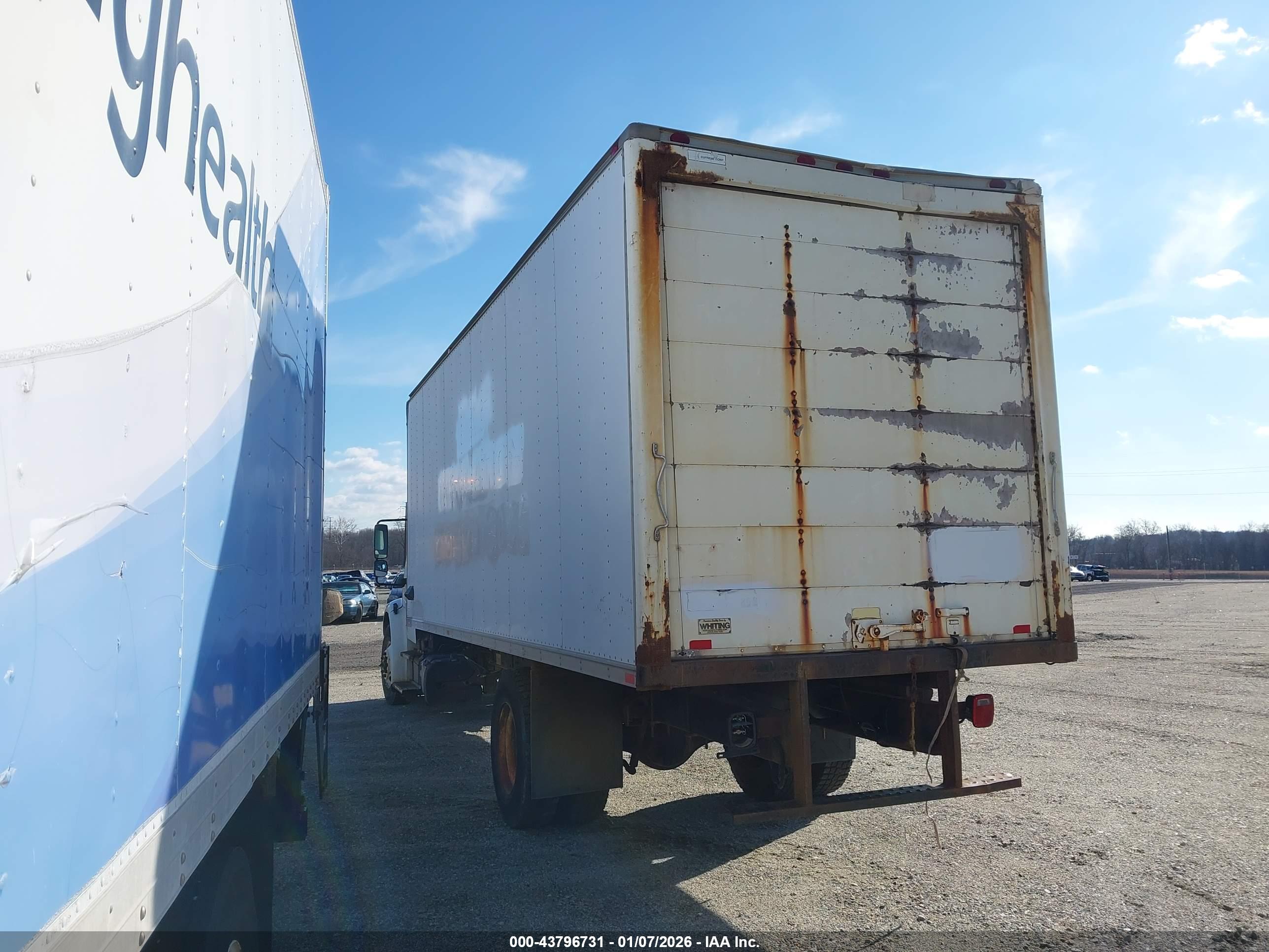 FREIGHTLINER M2 image 3