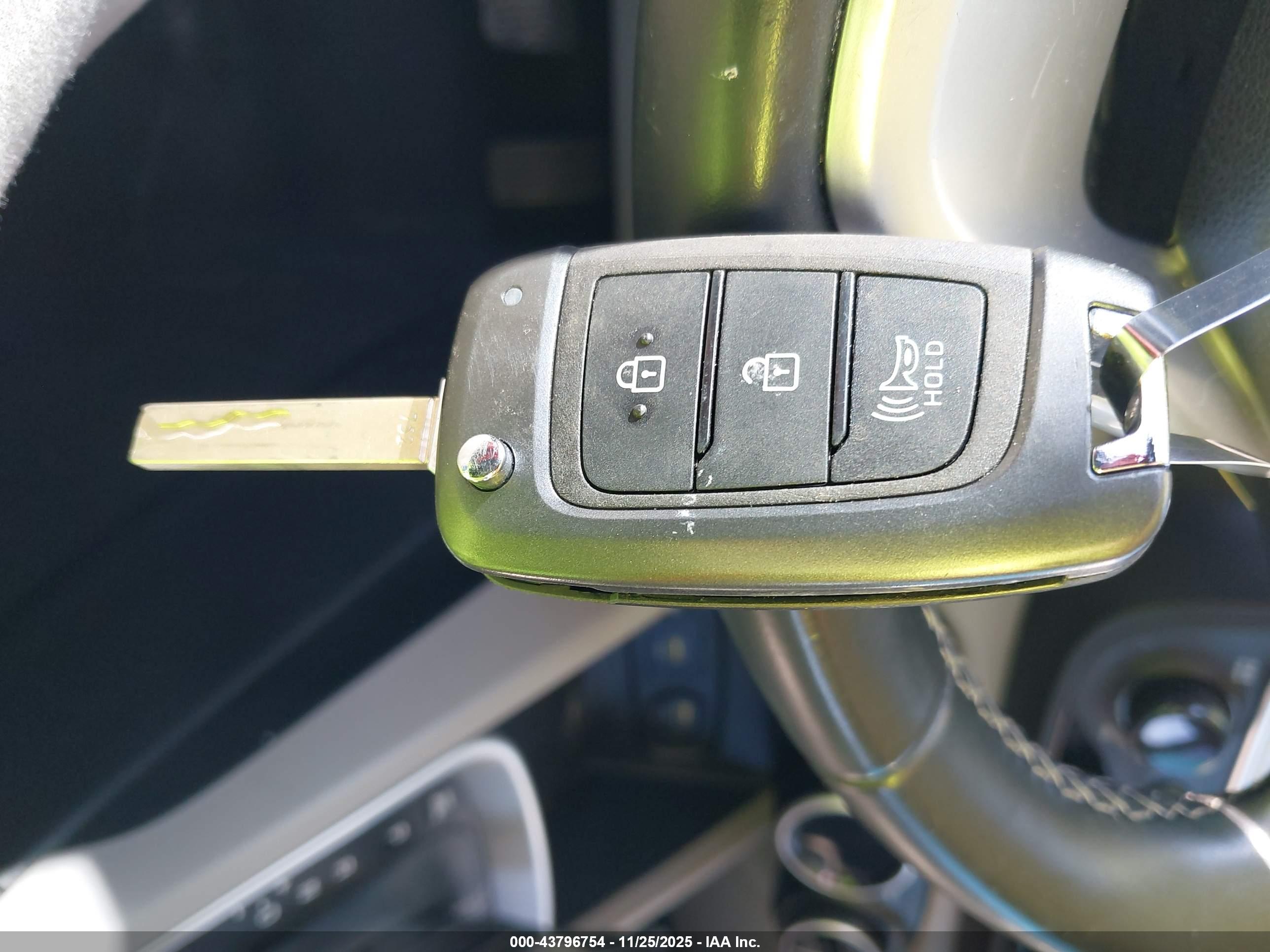 HYUNDAI VENUE image 11
