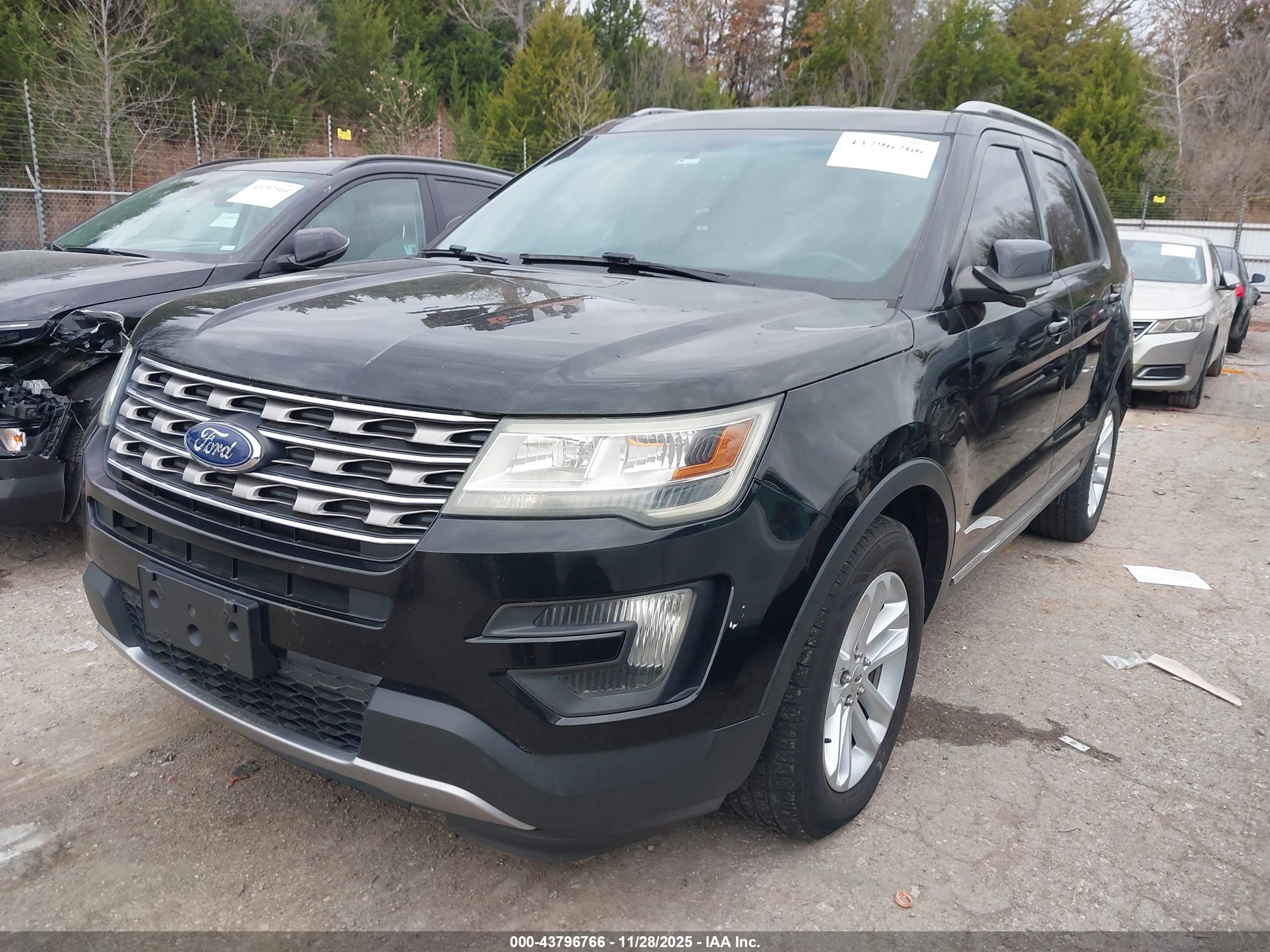 FORD EXPLORER image 2