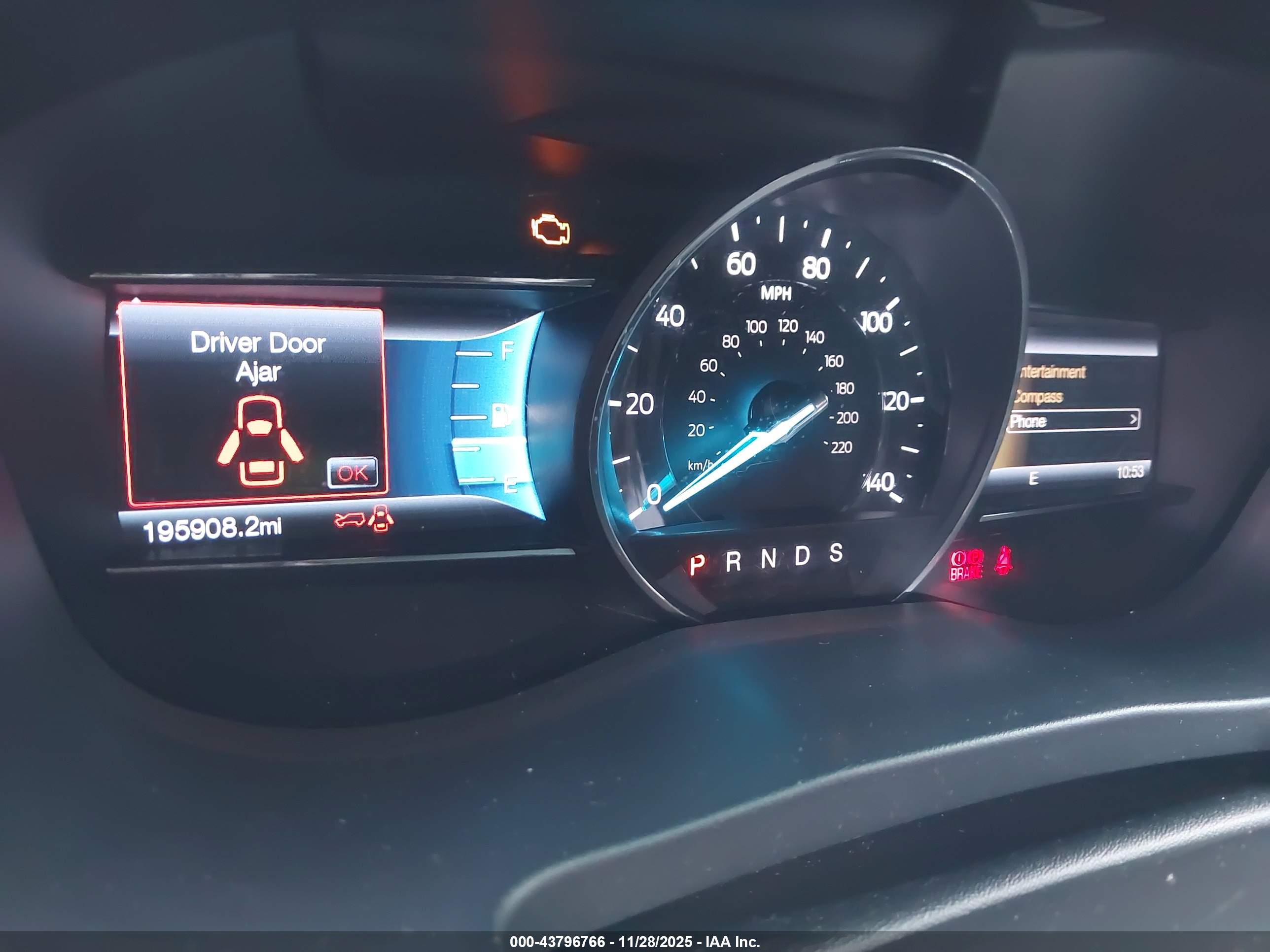 FORD EXPLORER image 7
