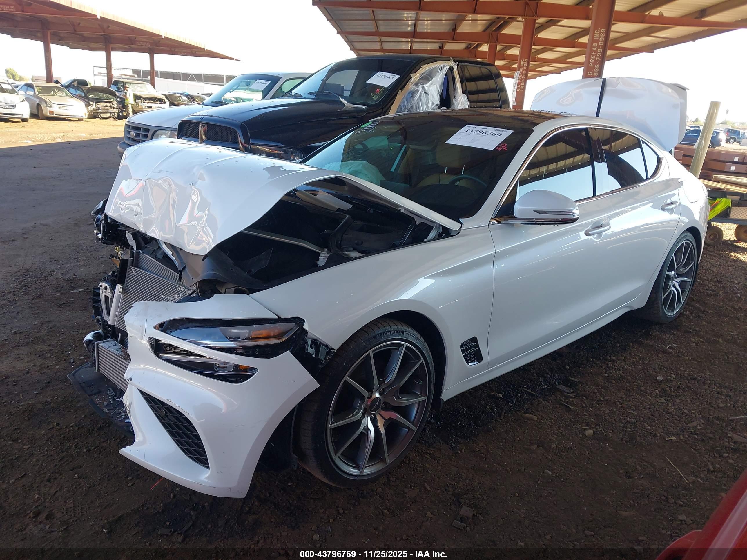 GENESIS G70 image 2