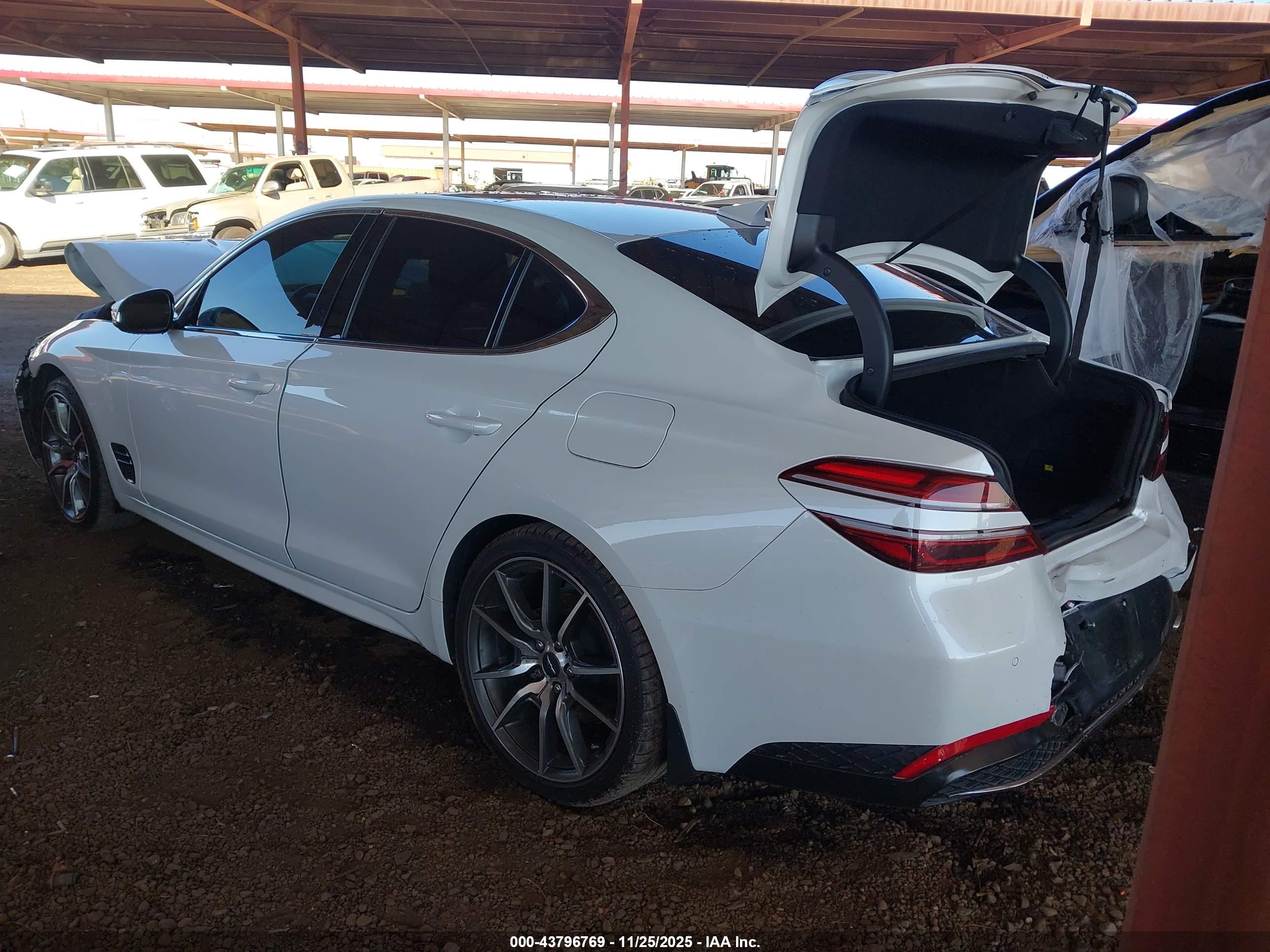 GENESIS G70 image 3