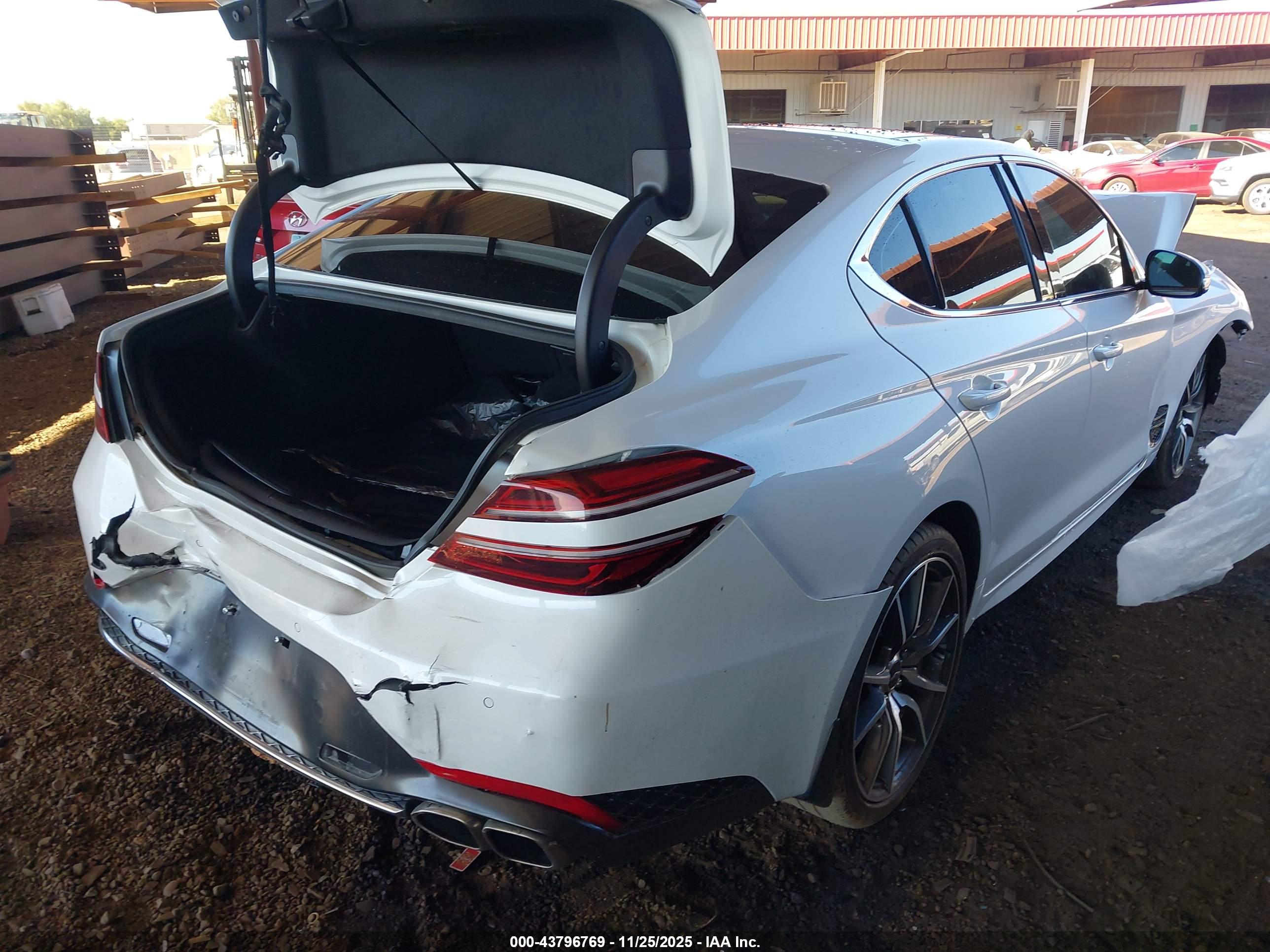 GENESIS G70 image 4