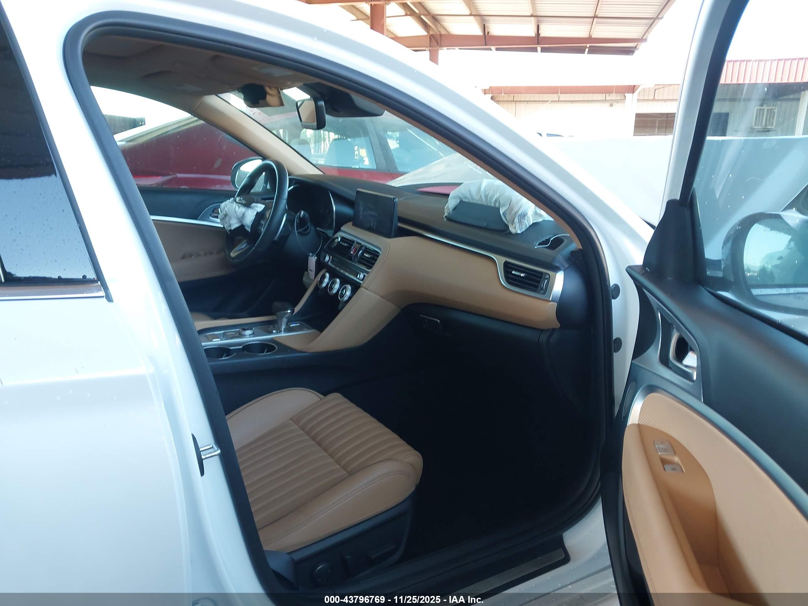 GENESIS G70 image 5