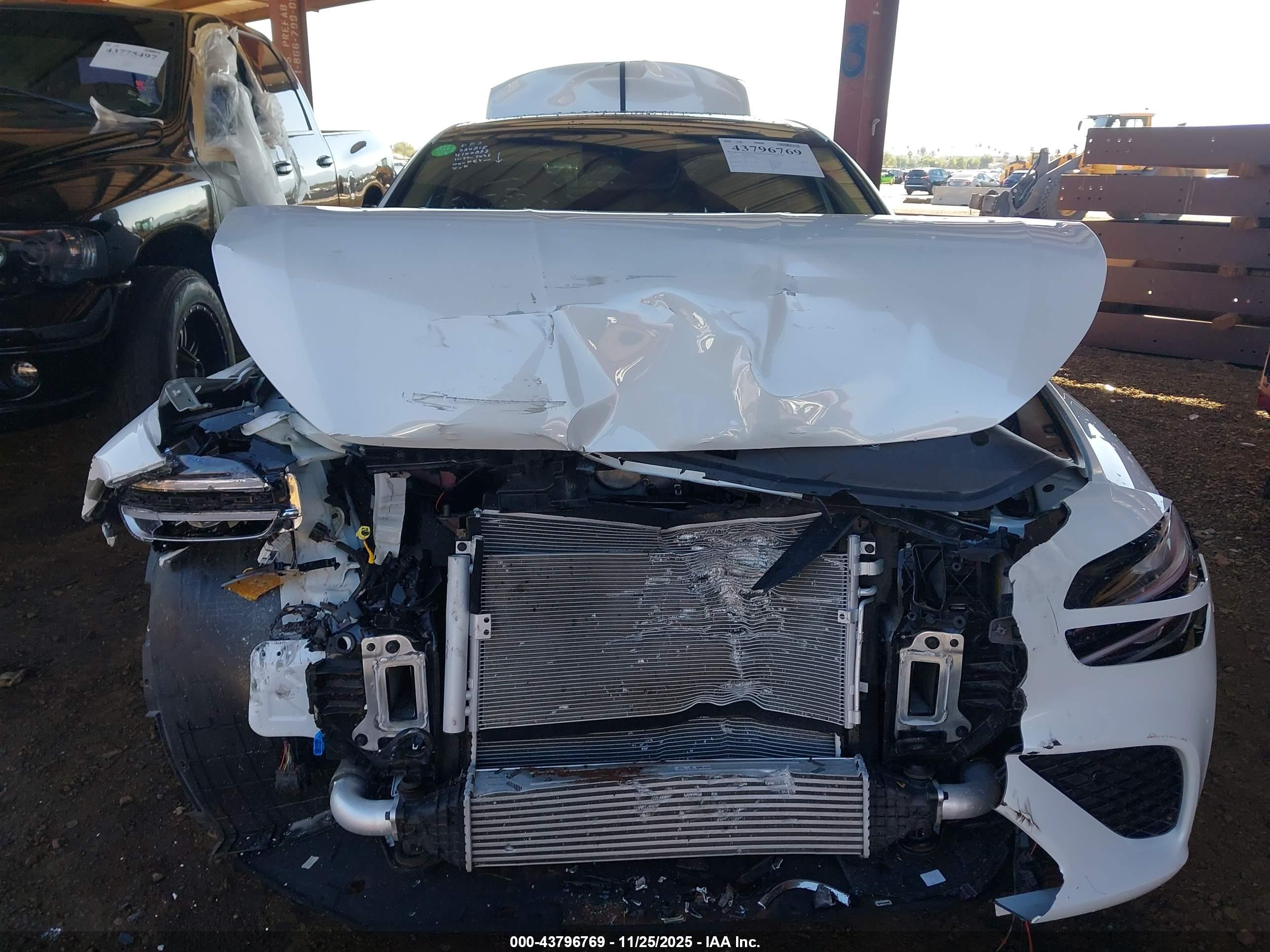 GENESIS G70 image 6