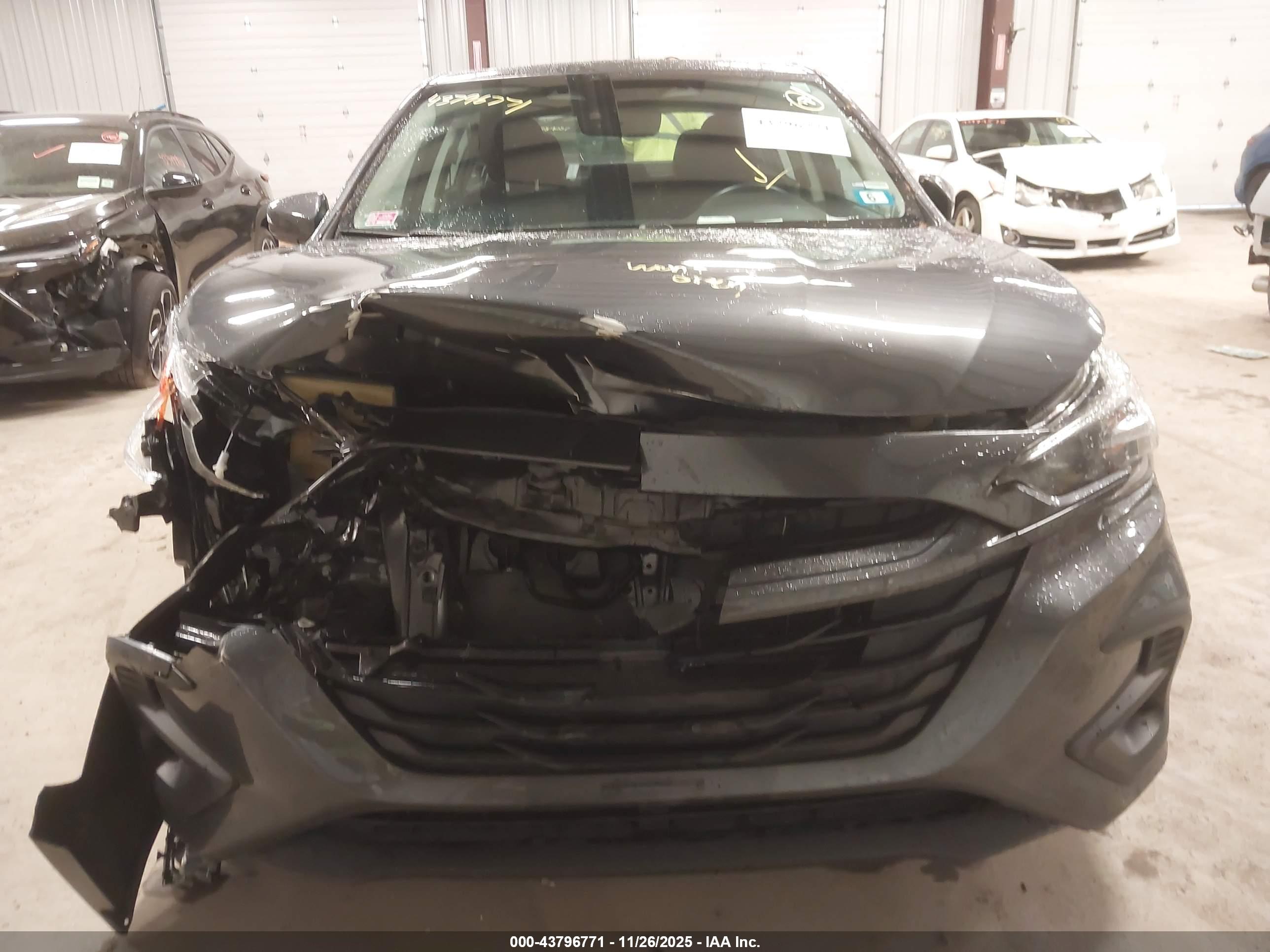 SUBARU LEGACY image 6