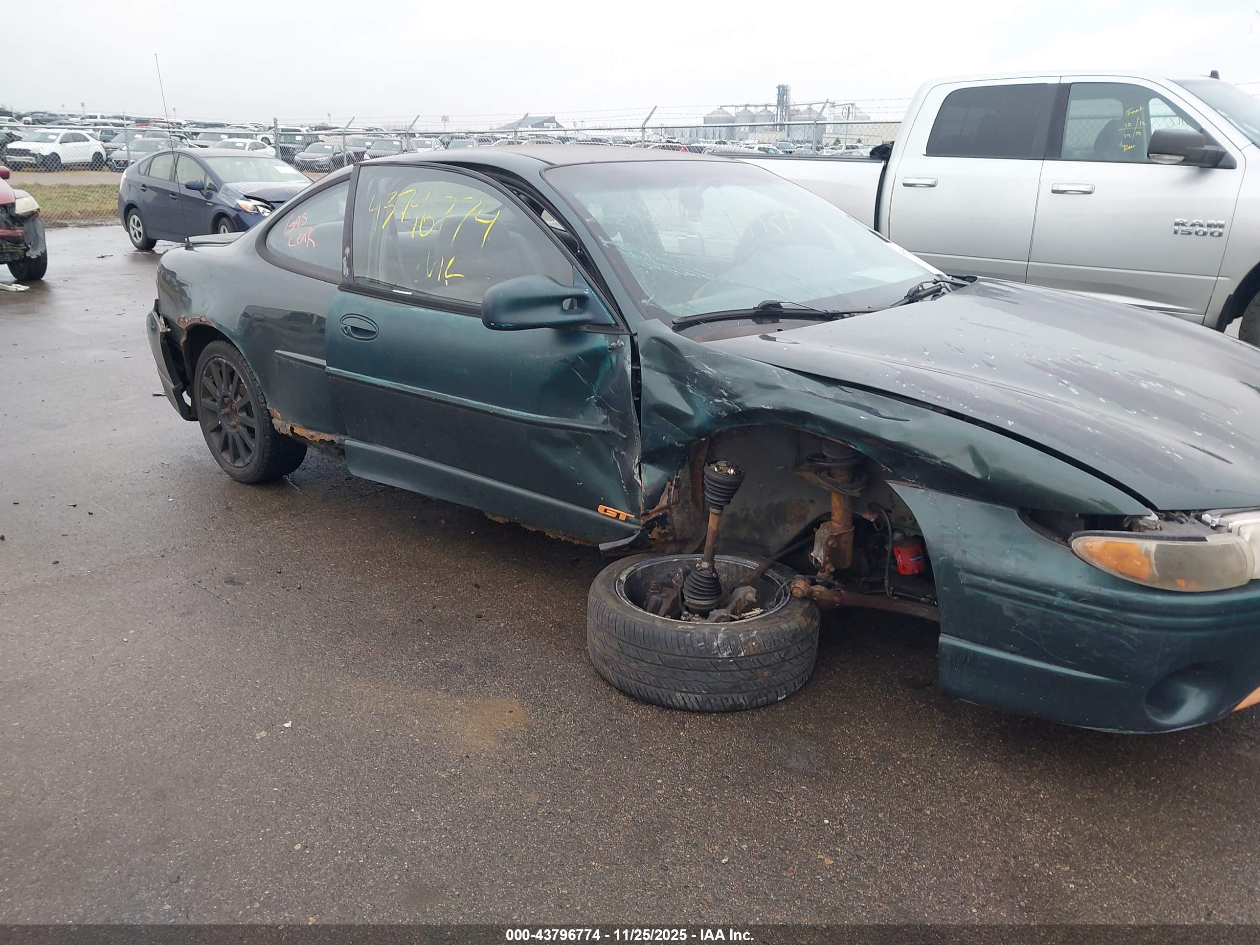 PONTIAC GRAND image 6