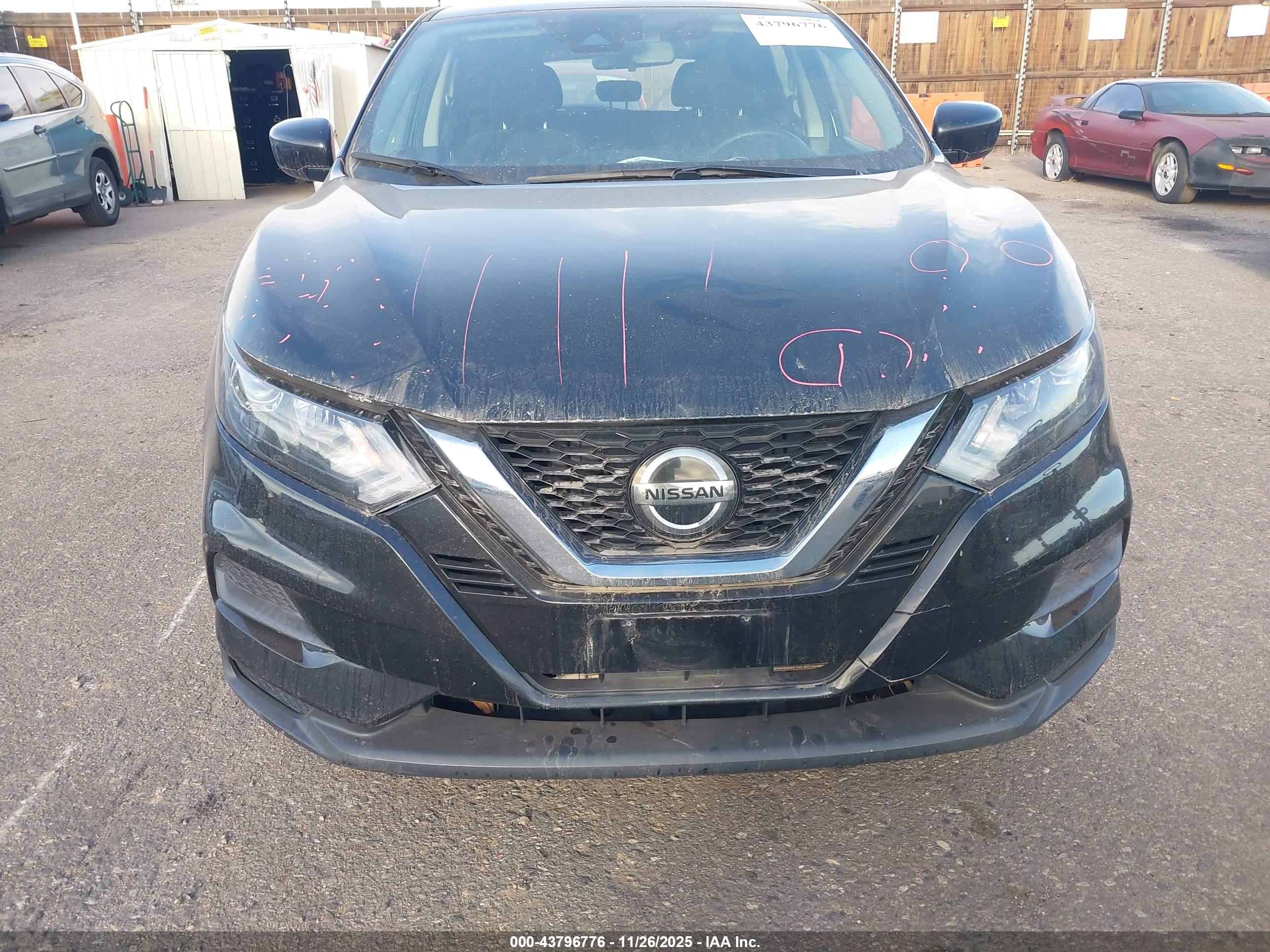 NISSAN ROGUE image 6