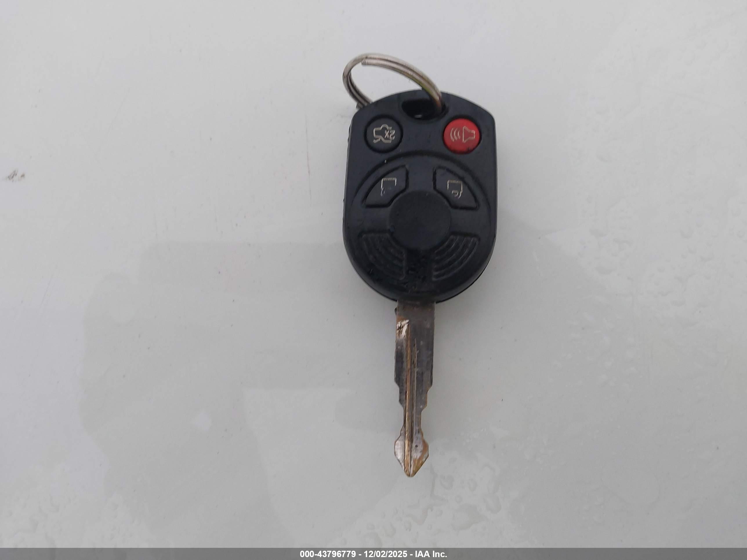 FORD FUSION image 11