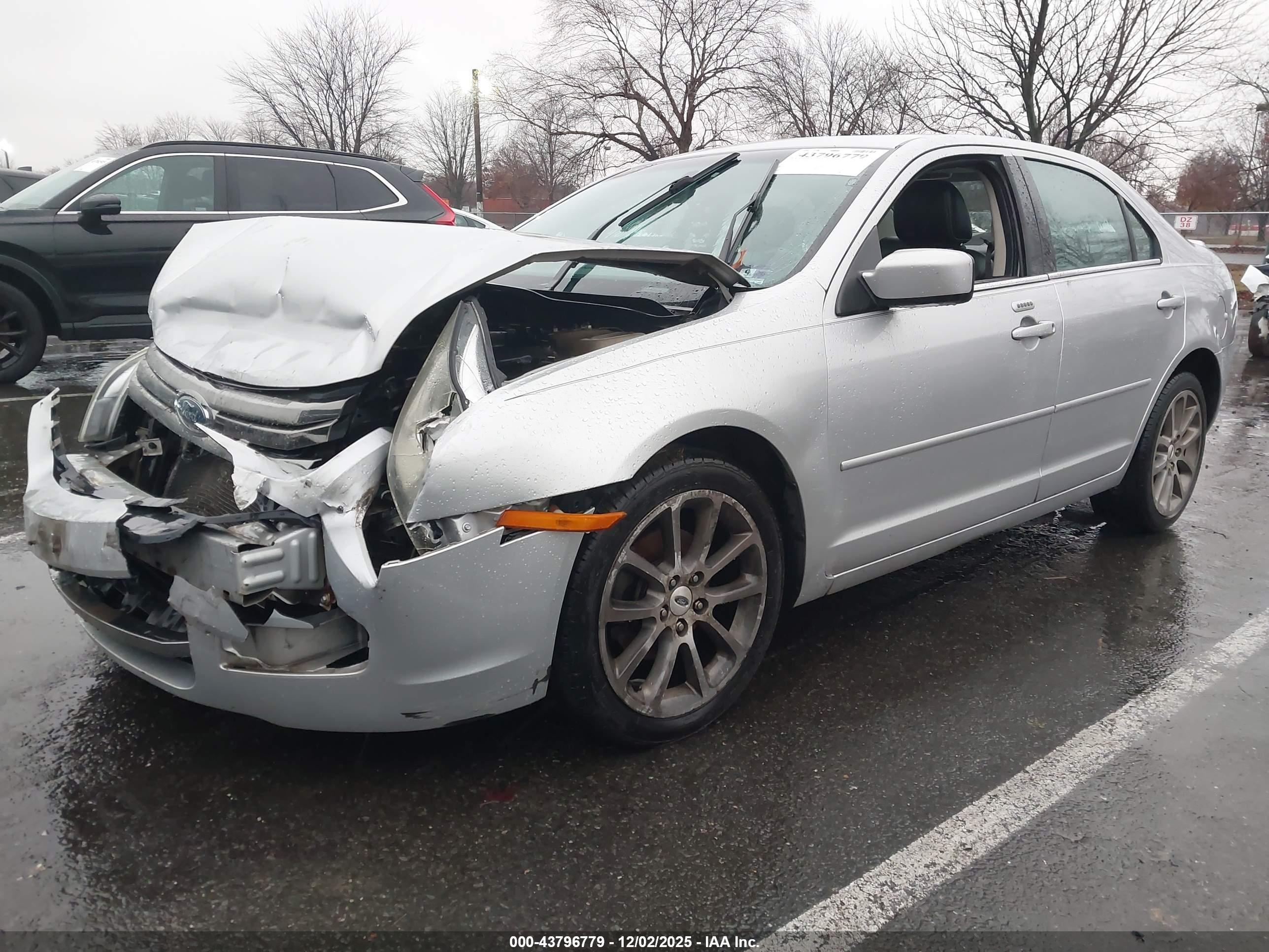 FORD FUSION image 2