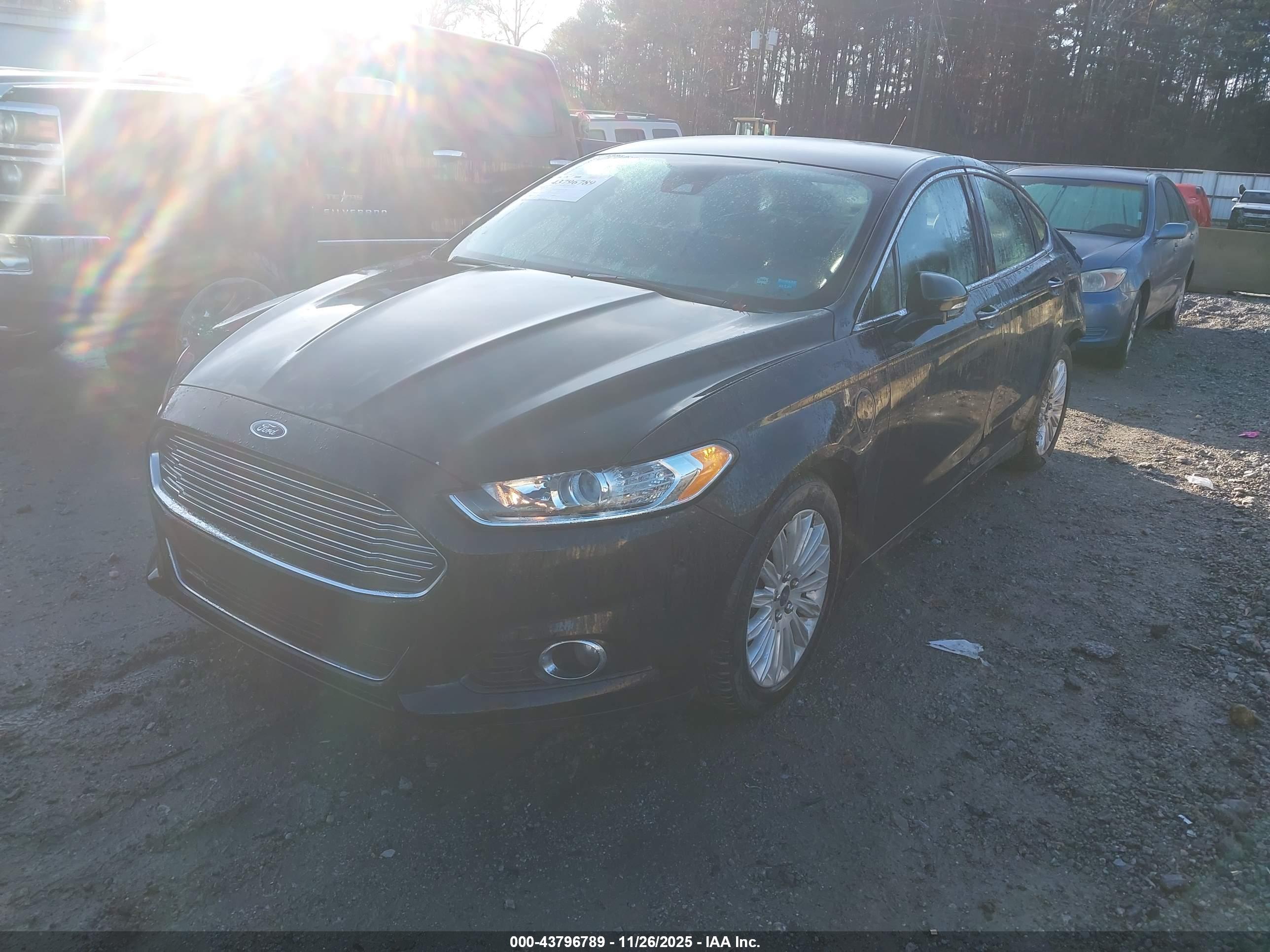 FORD FUSION image 2