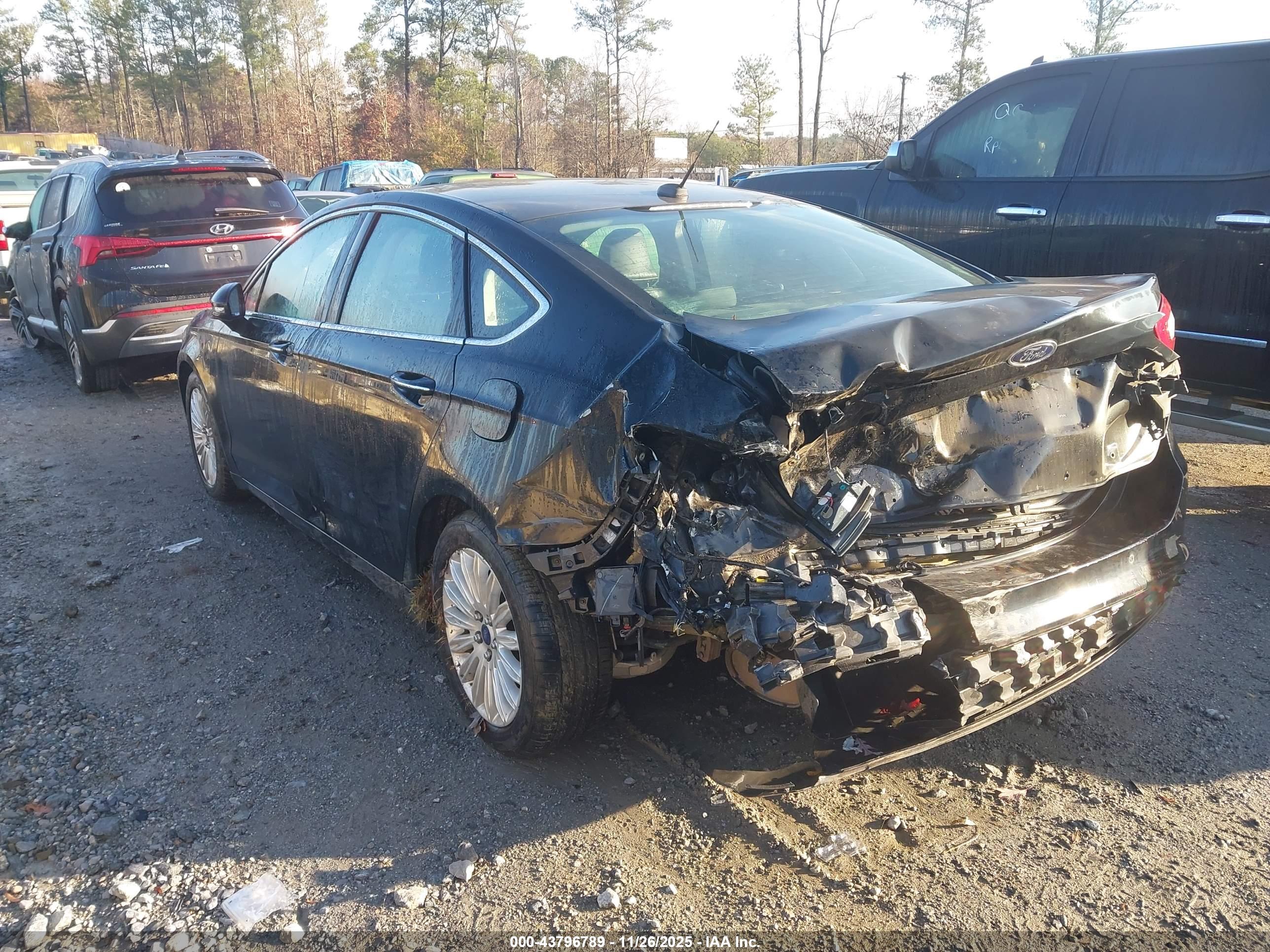 FORD FUSION image 3