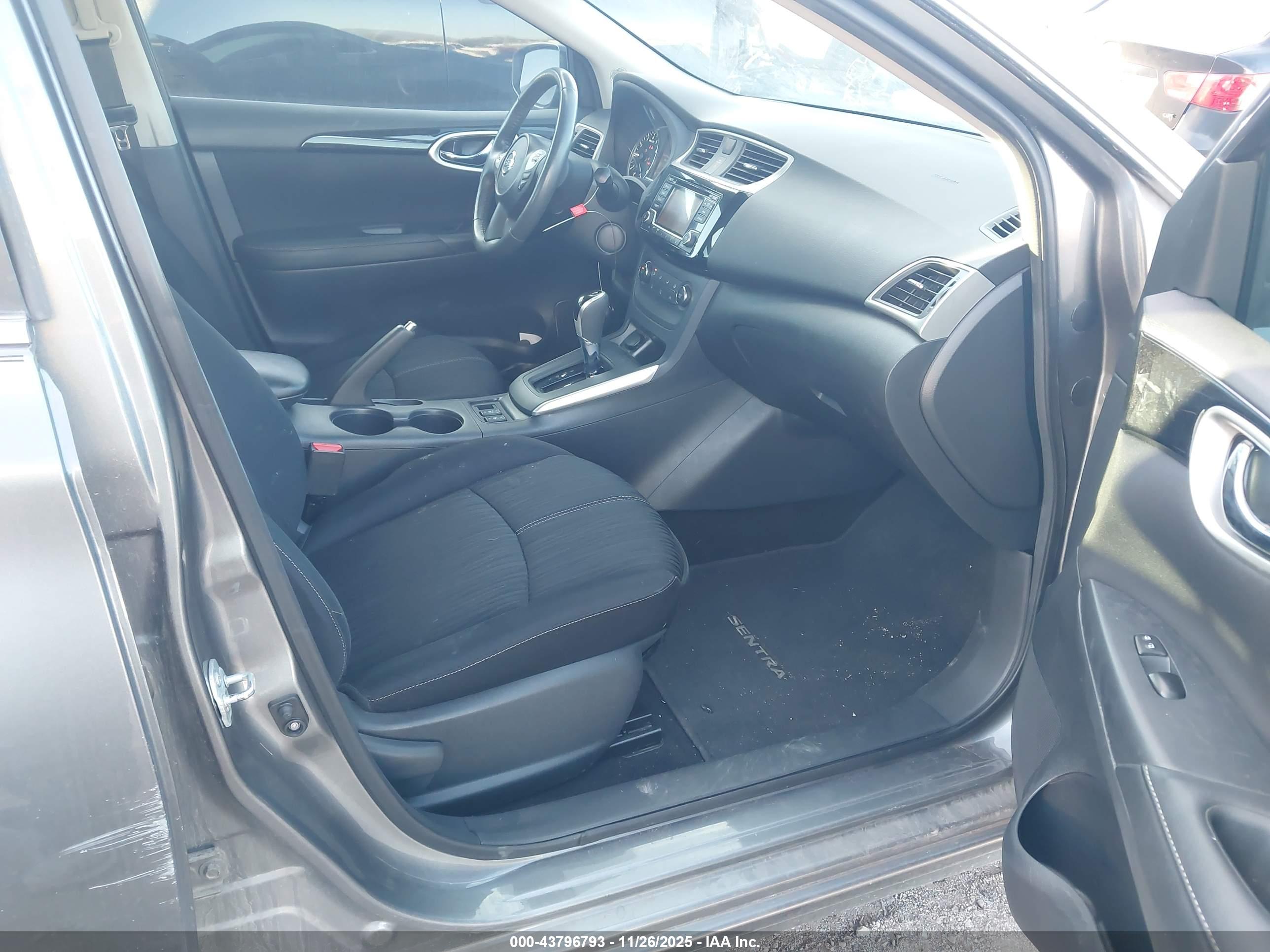 NISSAN SENTRA image 5