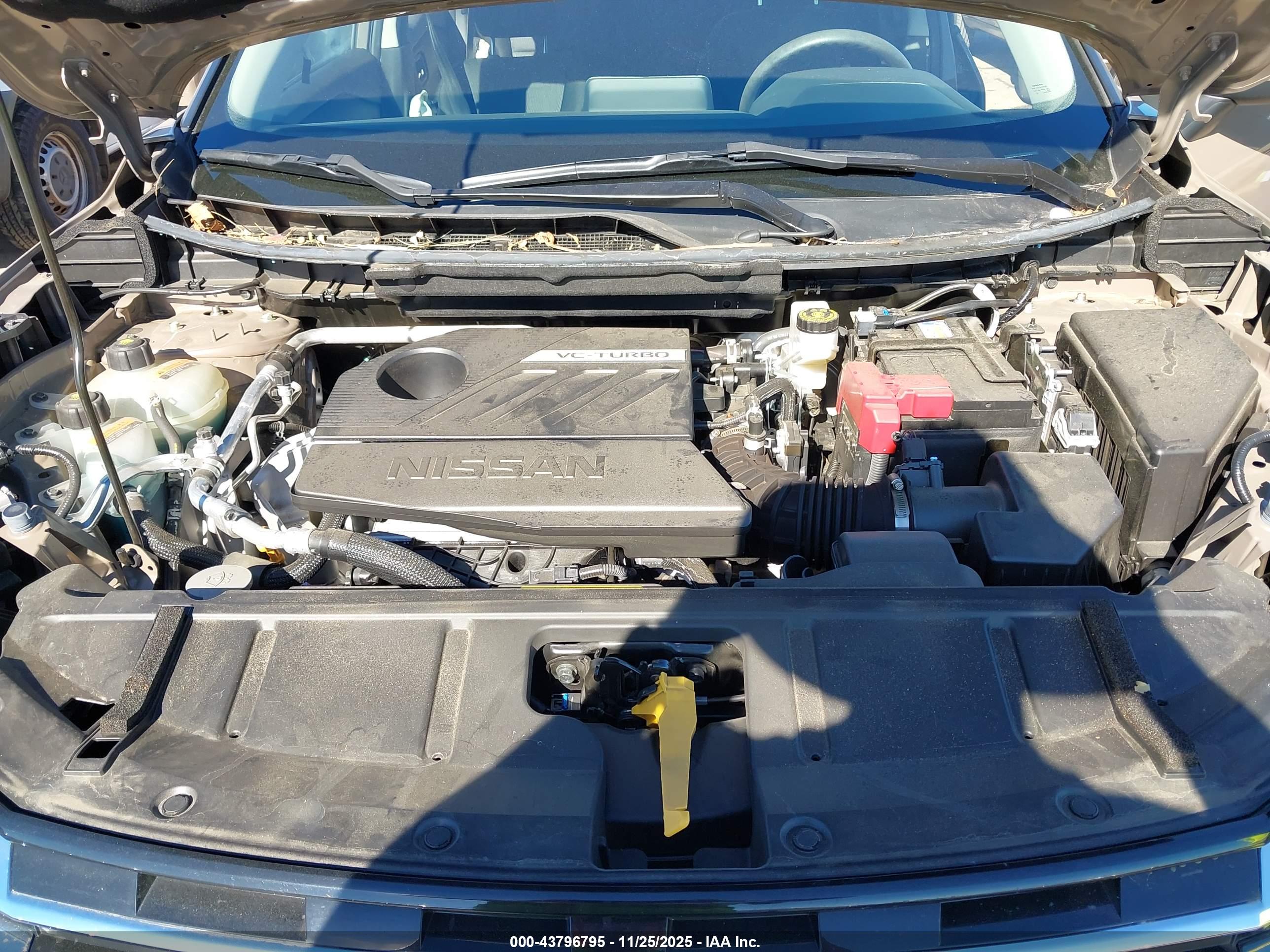 NISSAN ROGUE image 10