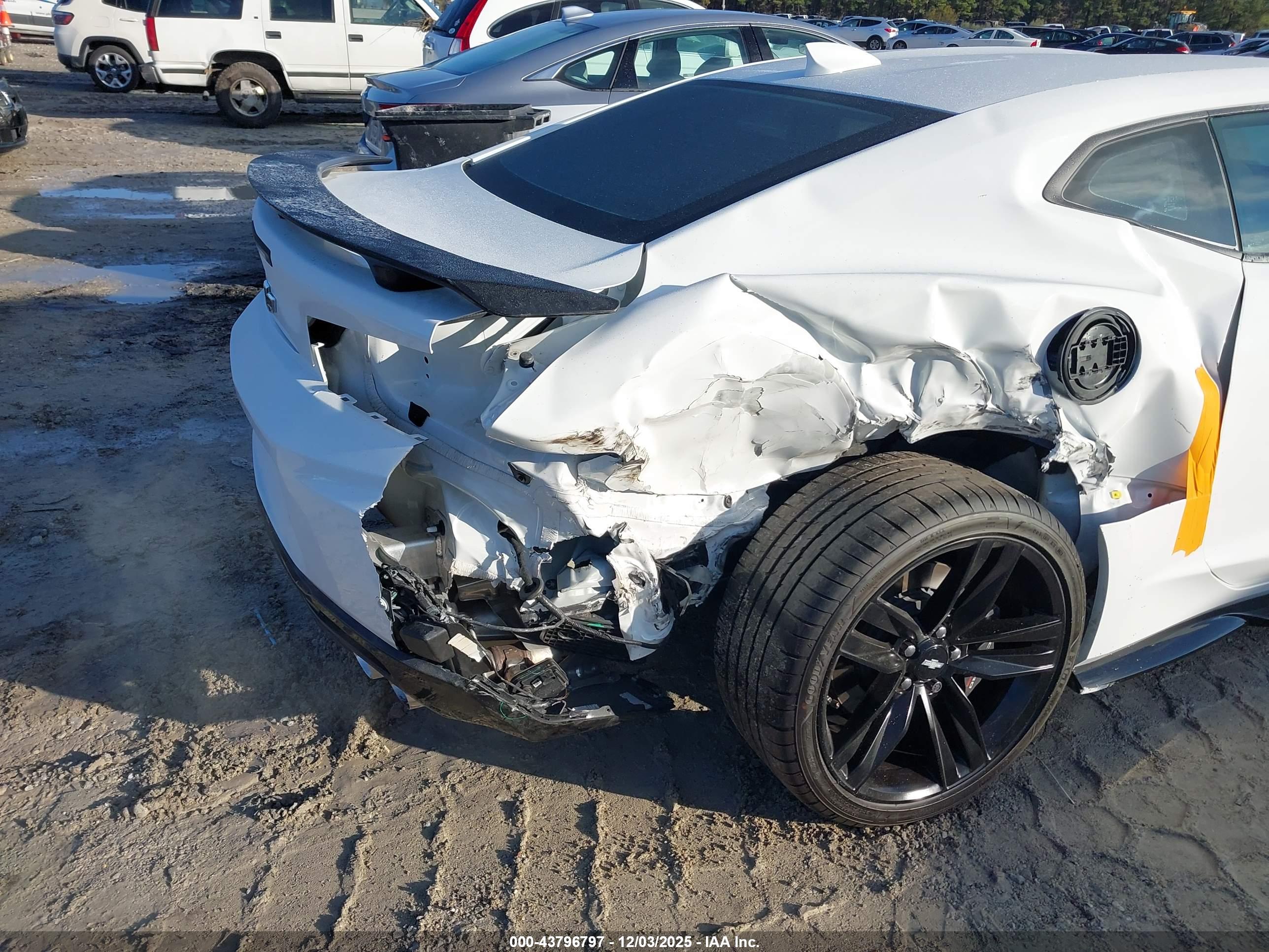 CHEVROLET CAMARO image 6