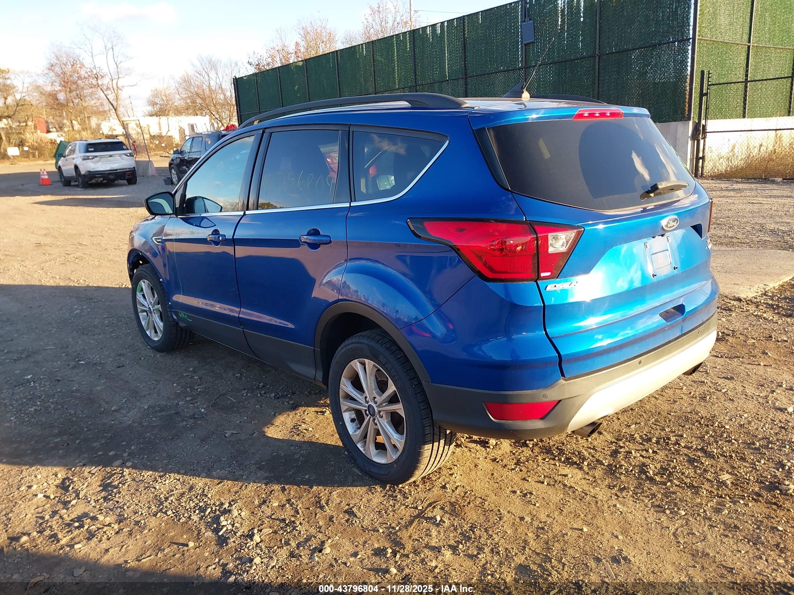 FORD ESCAPE image 3