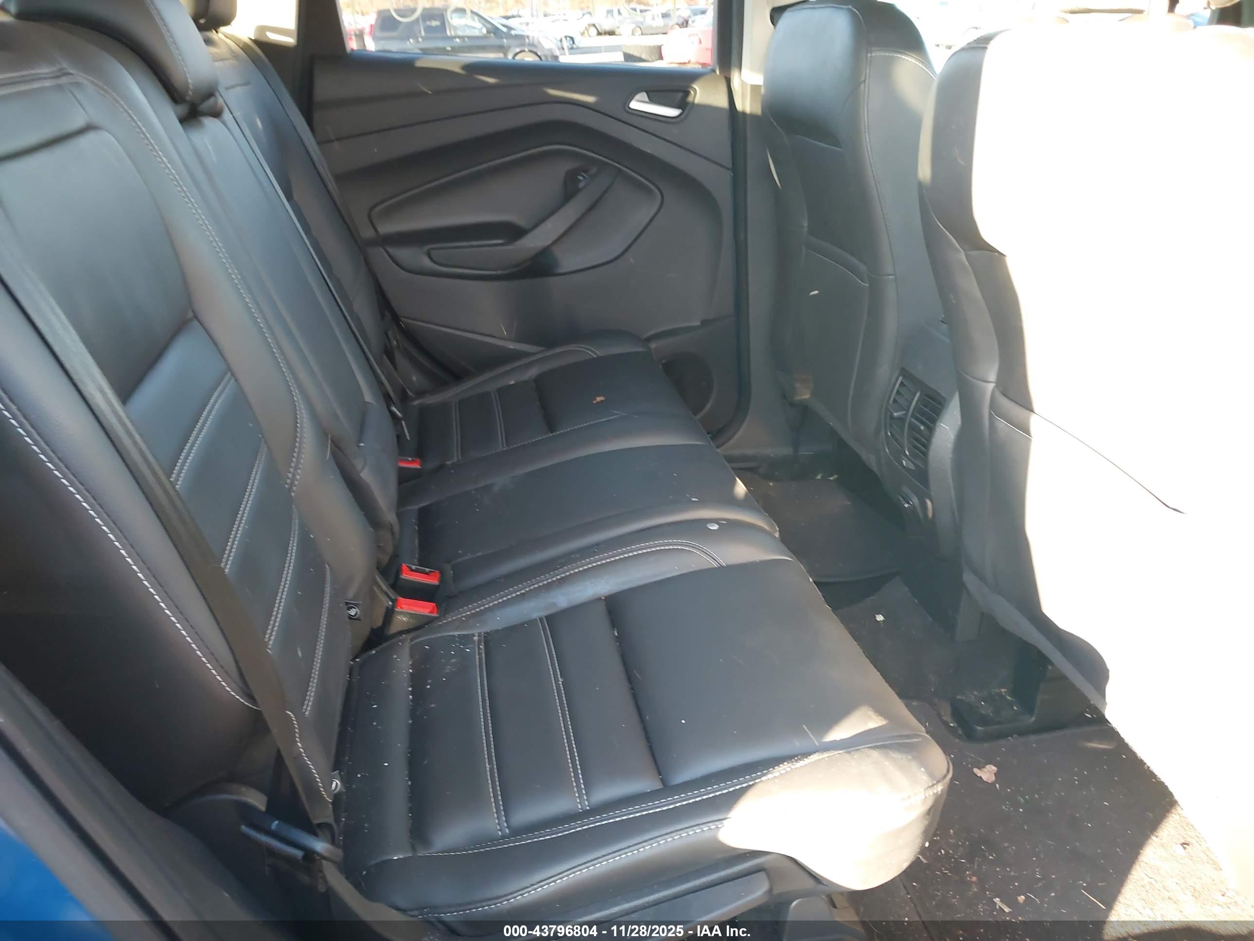 FORD ESCAPE image 8