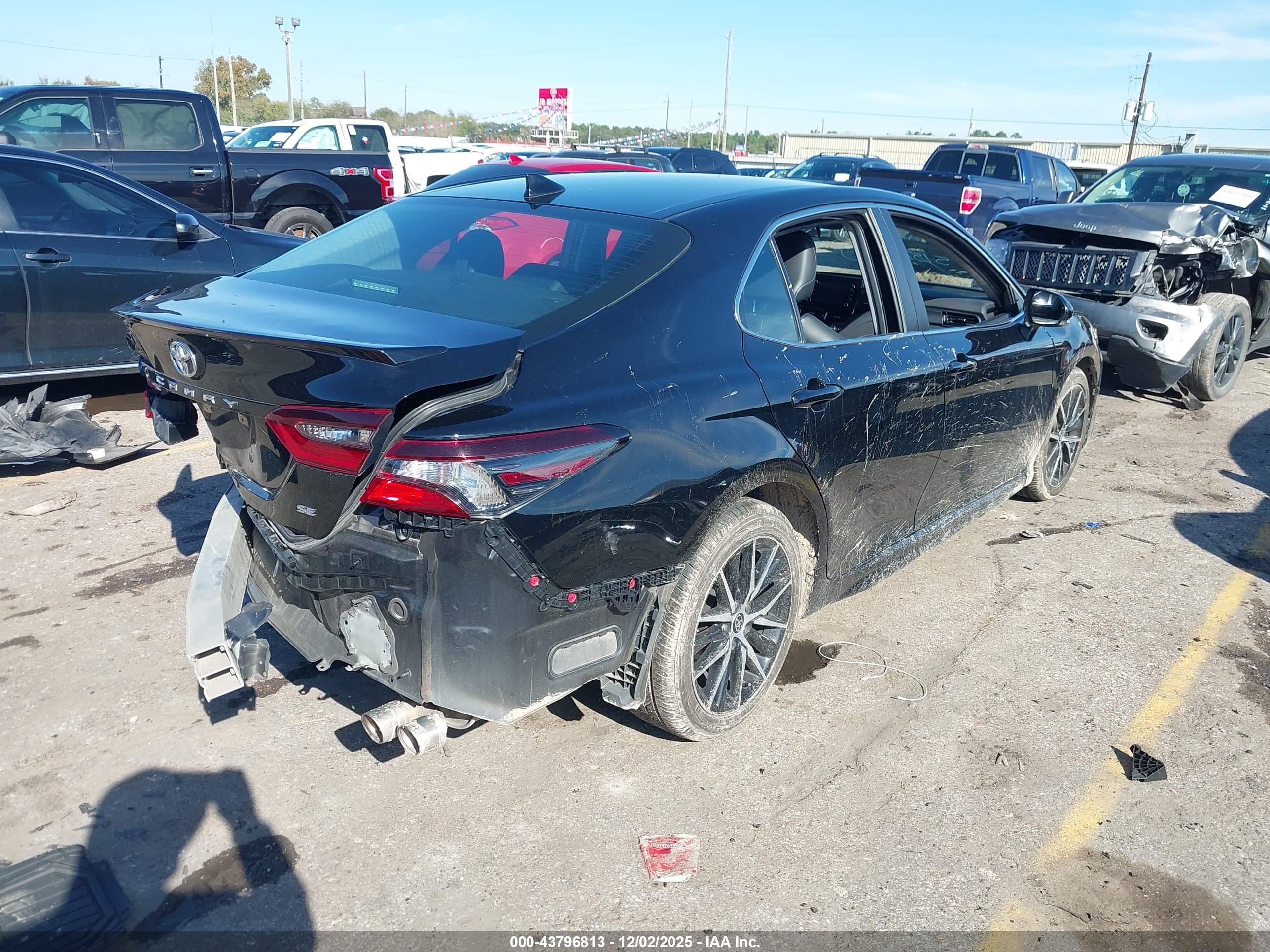 TOYOTA CAMRY image 4