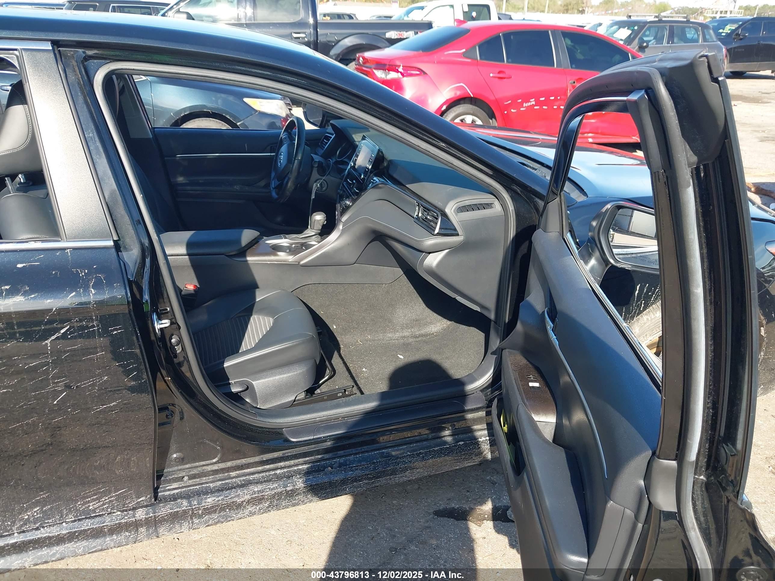 TOYOTA CAMRY image 5