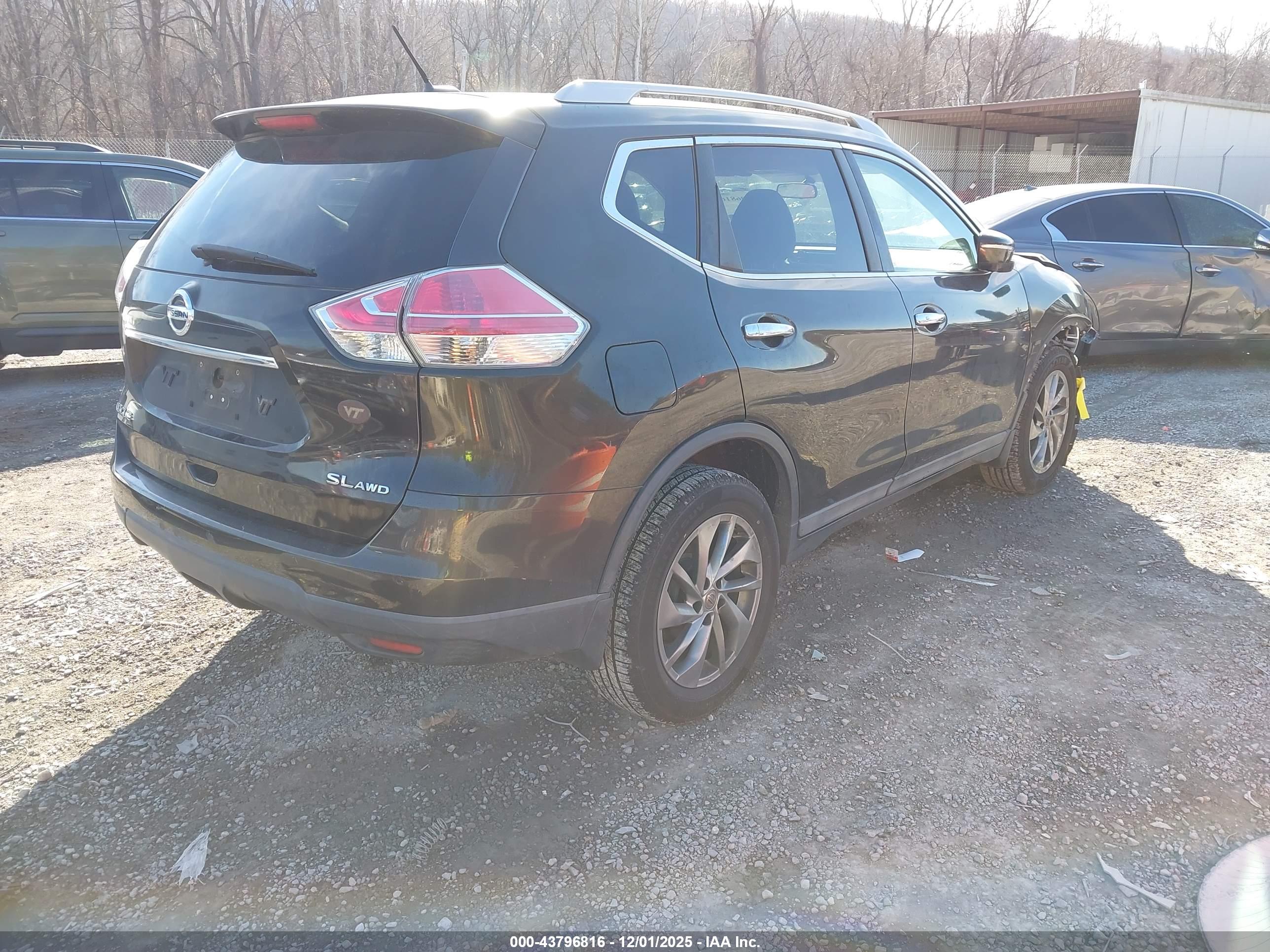 NISSAN ROGUE image 4