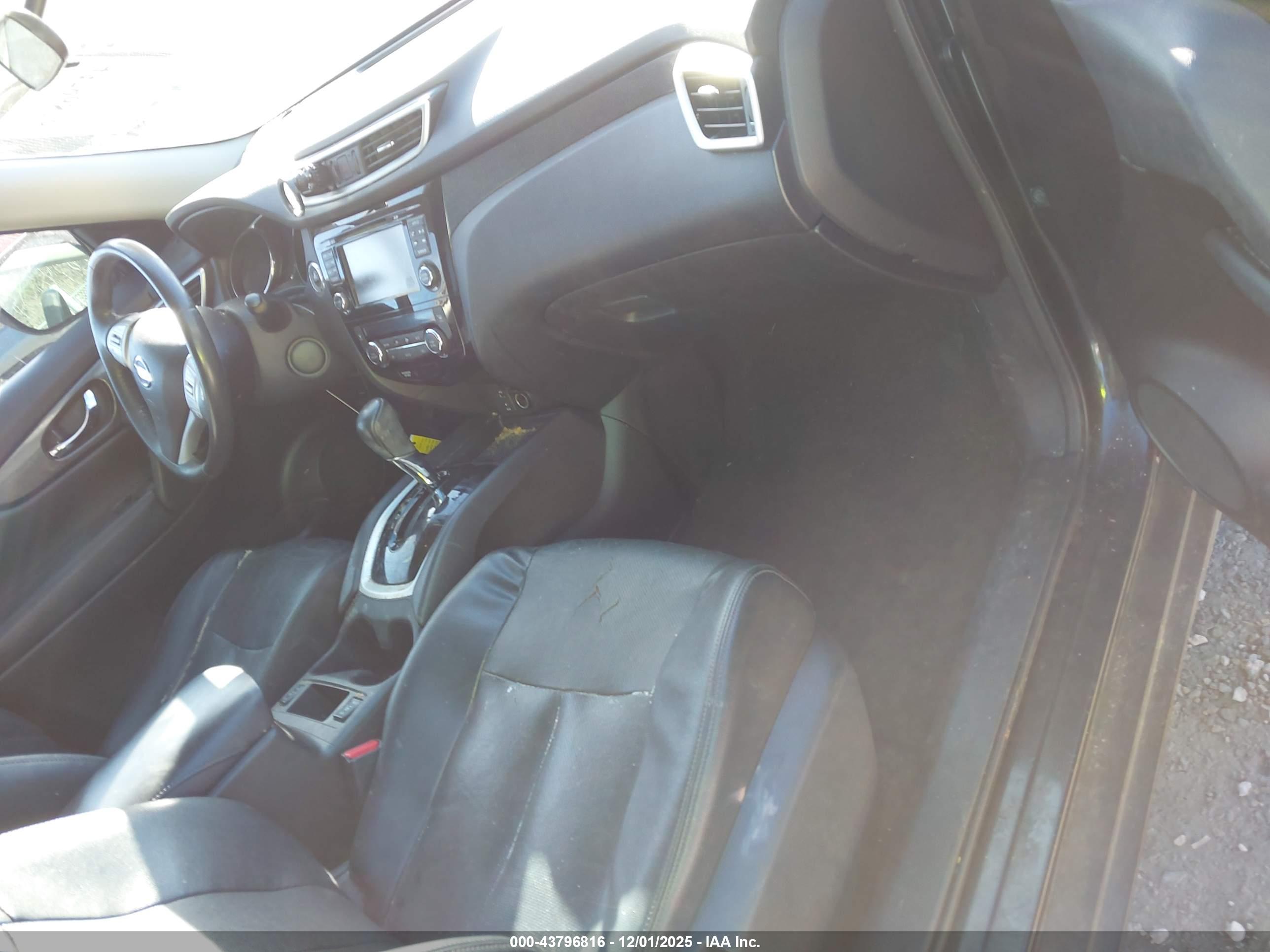 NISSAN ROGUE image 5