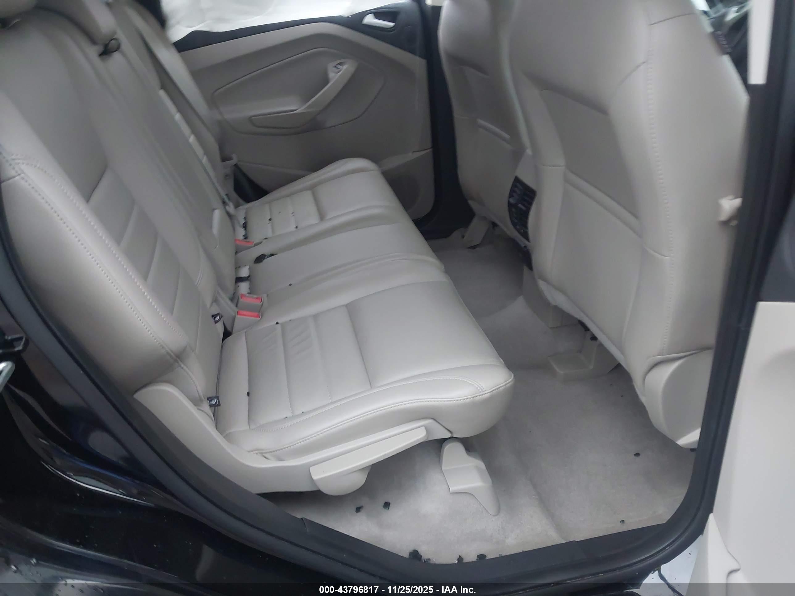 FORD ESCAPE image 8