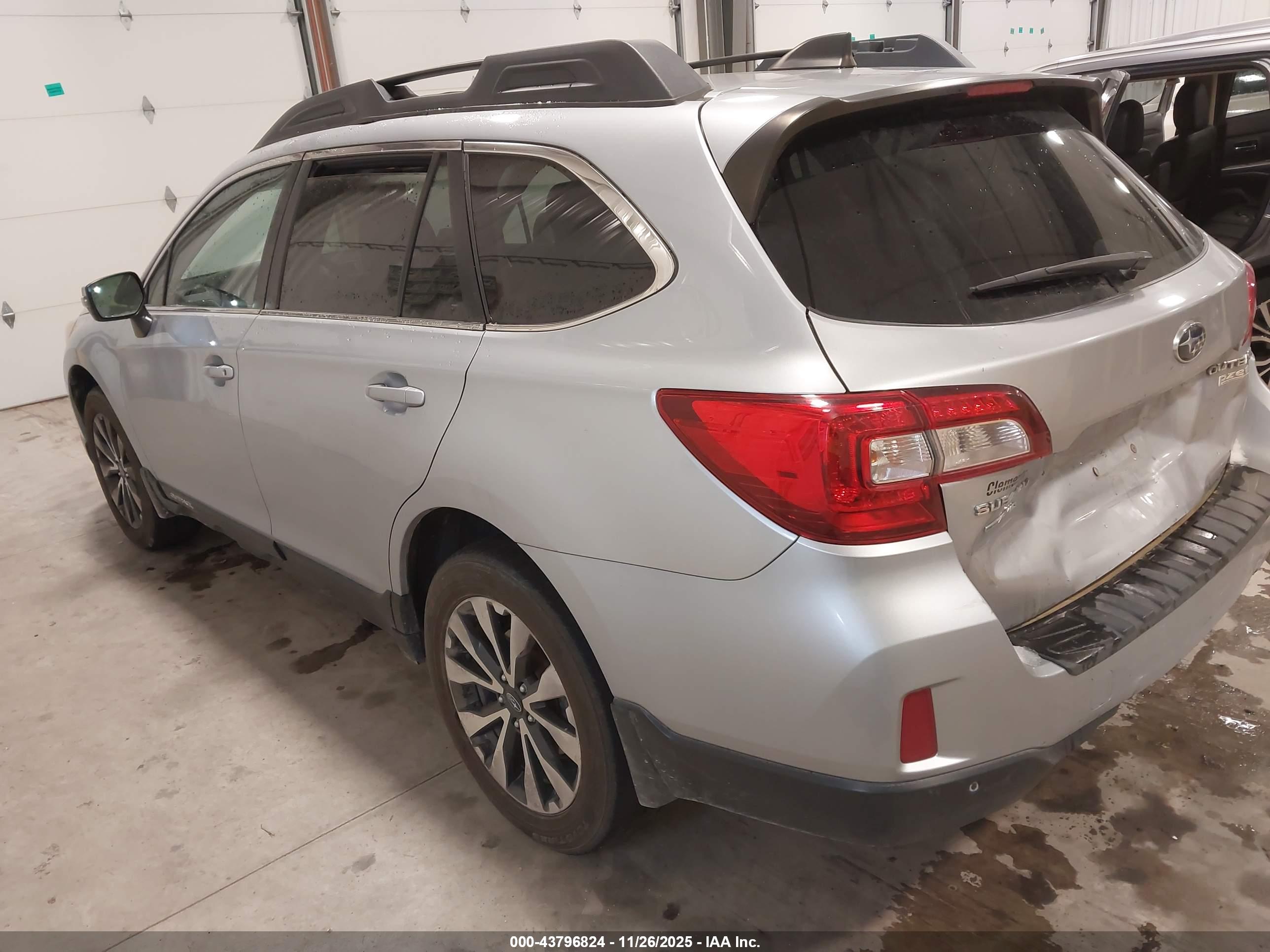SUBARU OUTBACK image 3