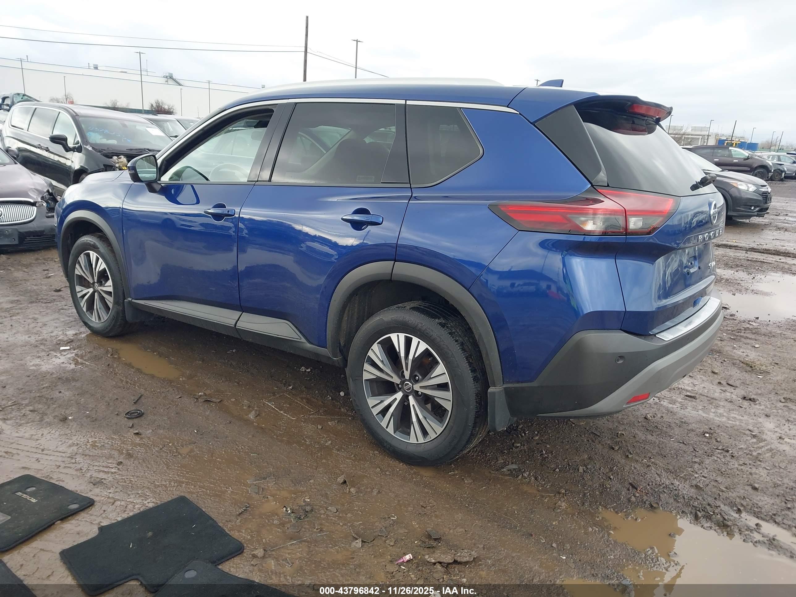 NISSAN ROGUE image 3