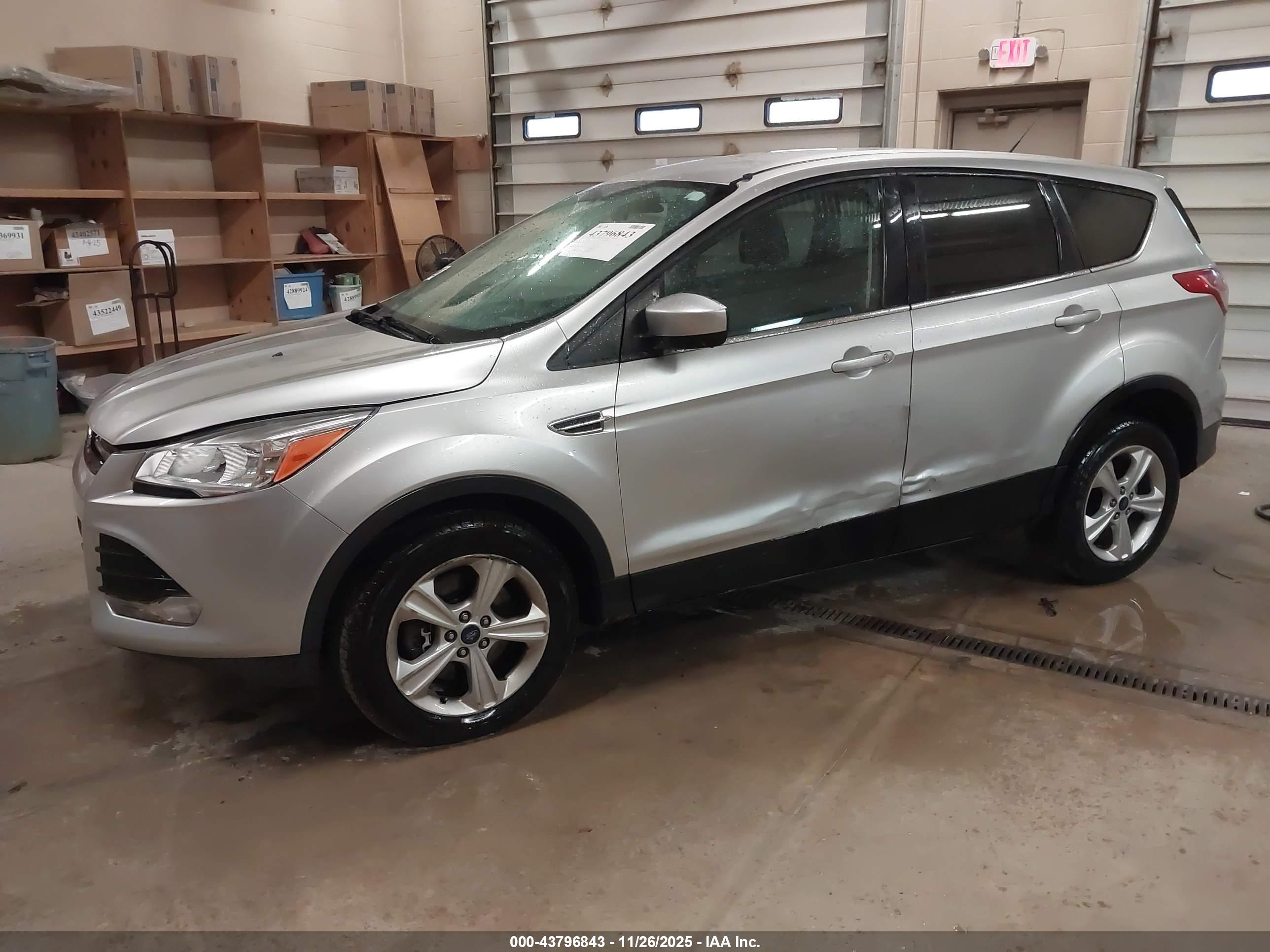 FORD ESCAPE image 2