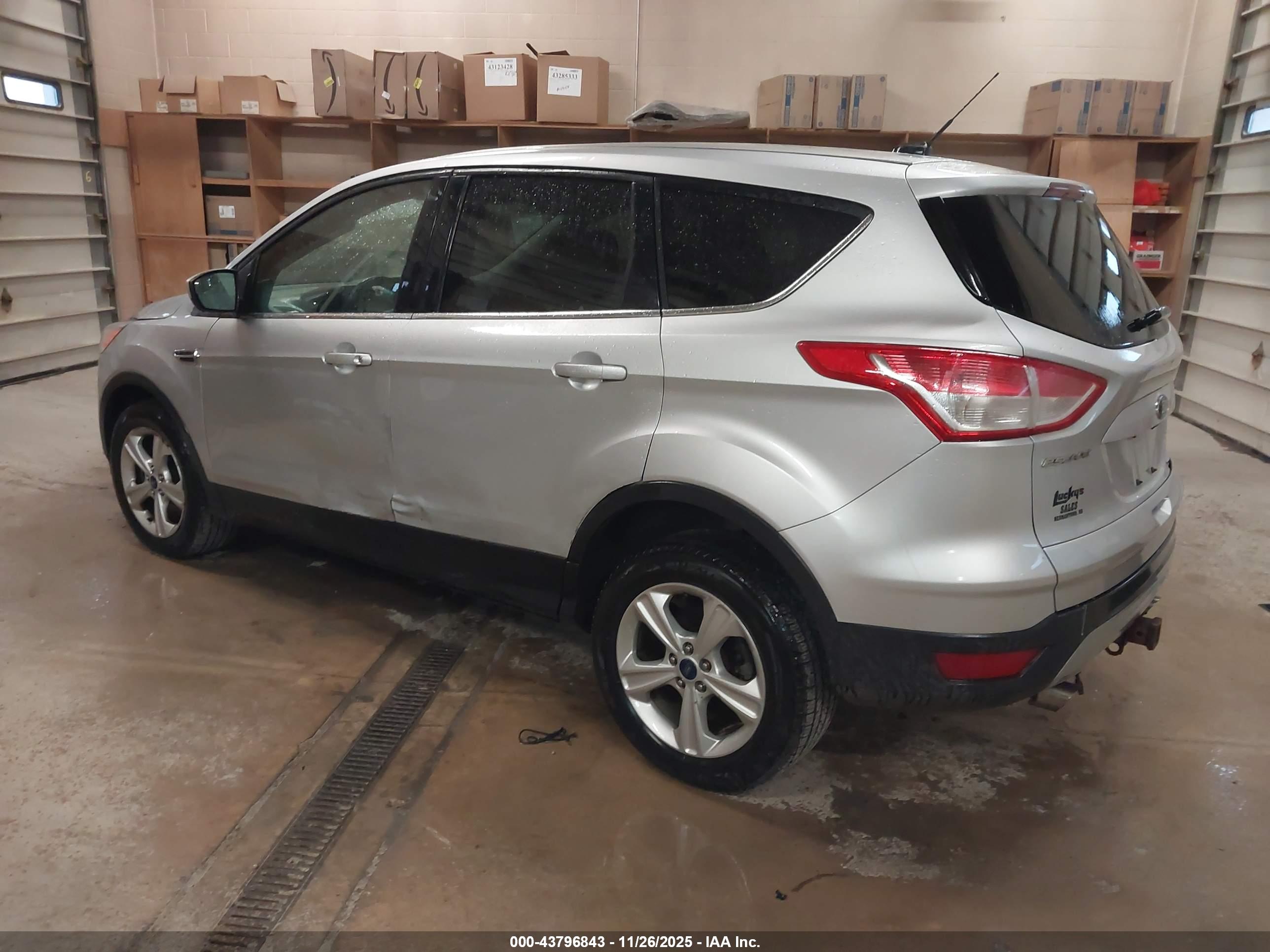 FORD ESCAPE image 3