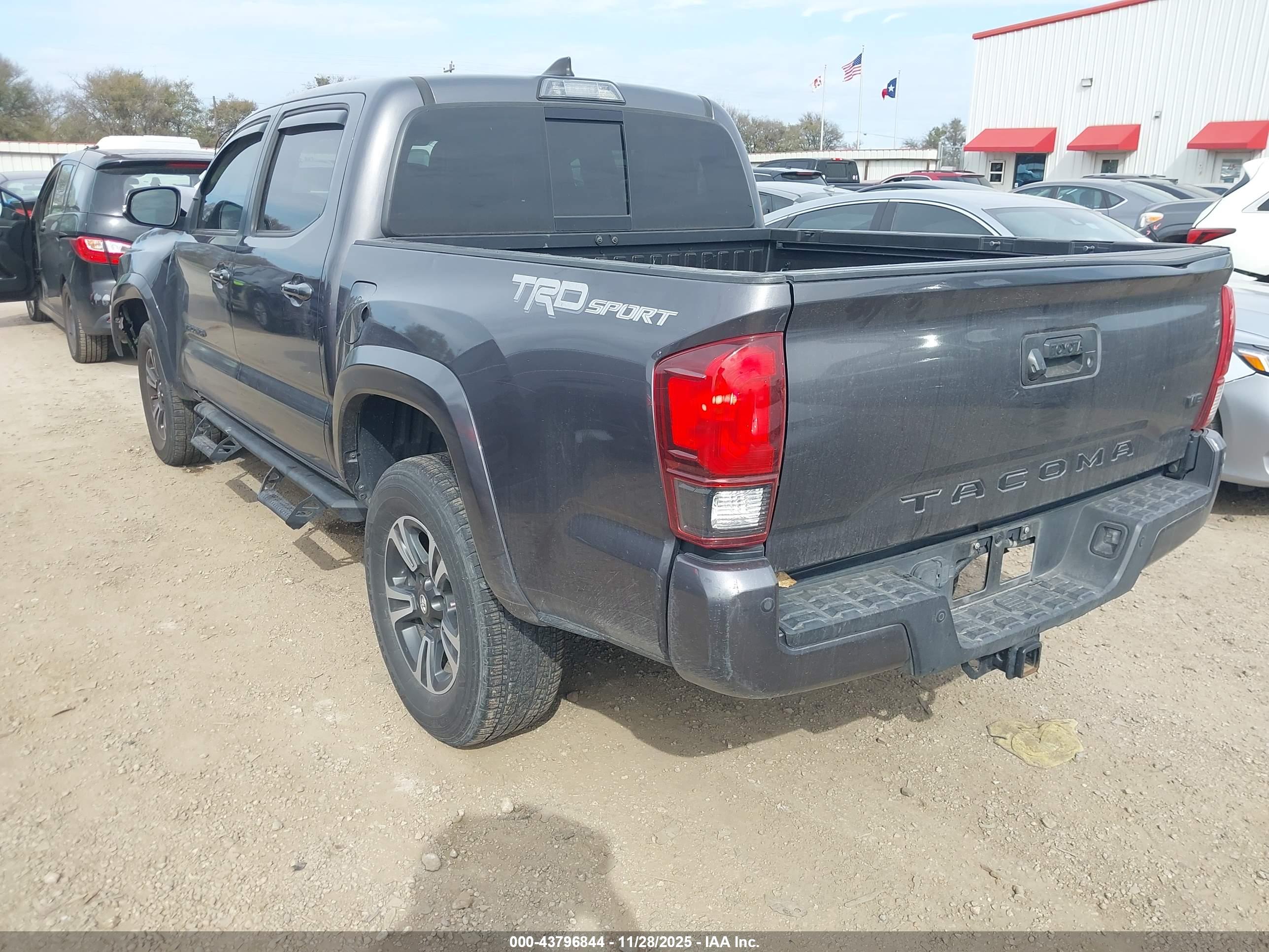 TOYOTA TACOMA image 3