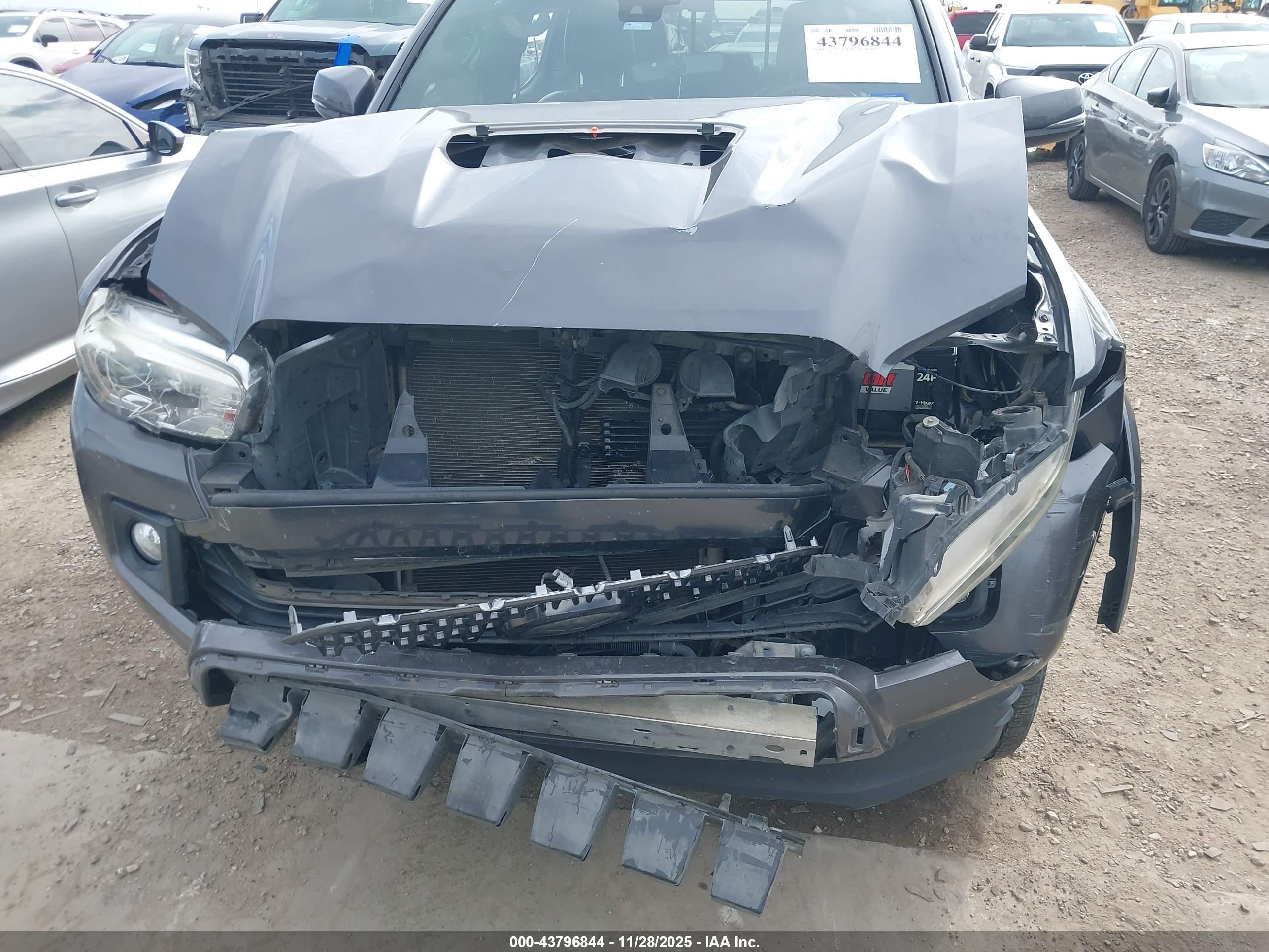 TOYOTA TACOMA image 6