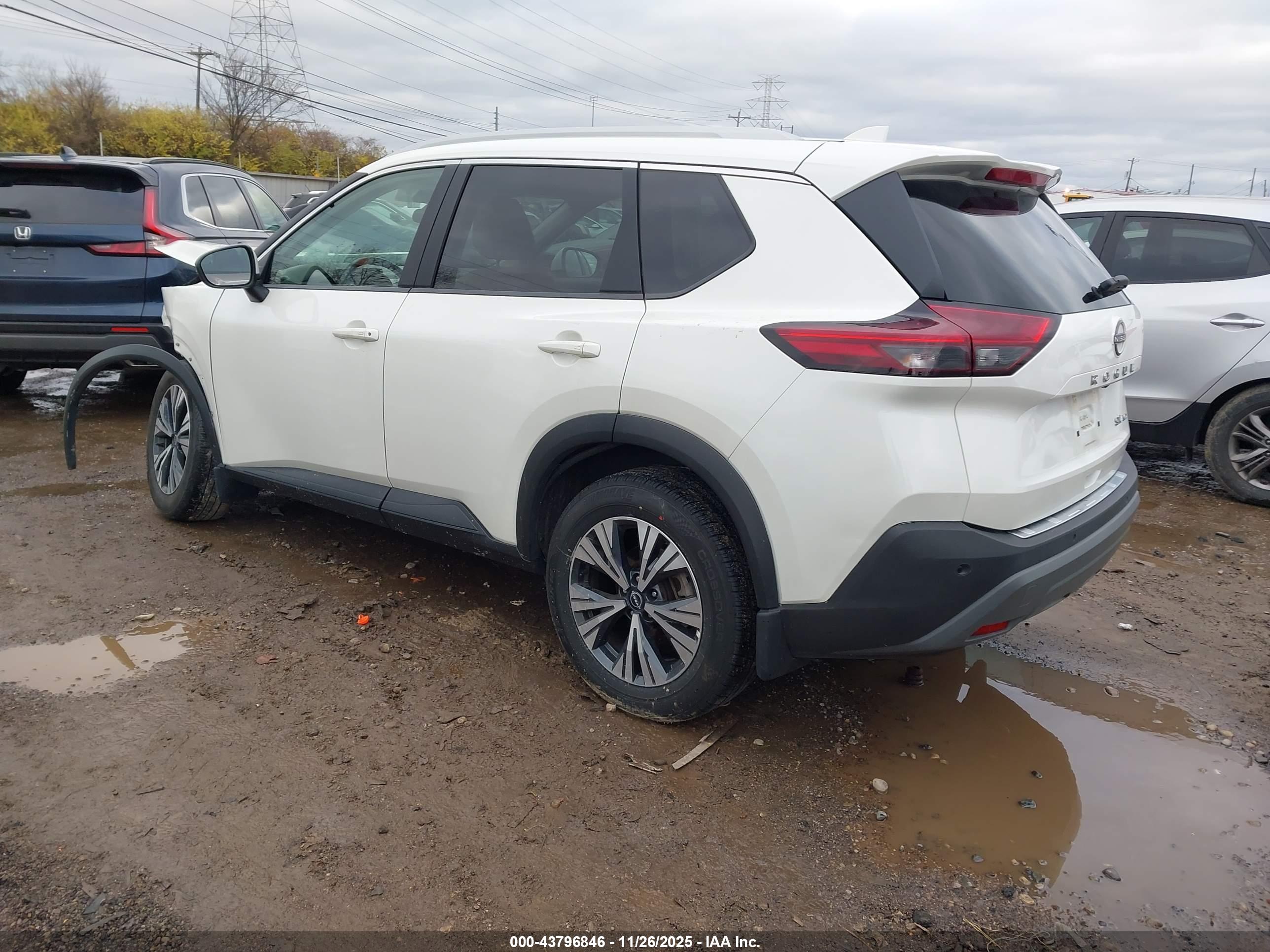 NISSAN ROGUE image 3