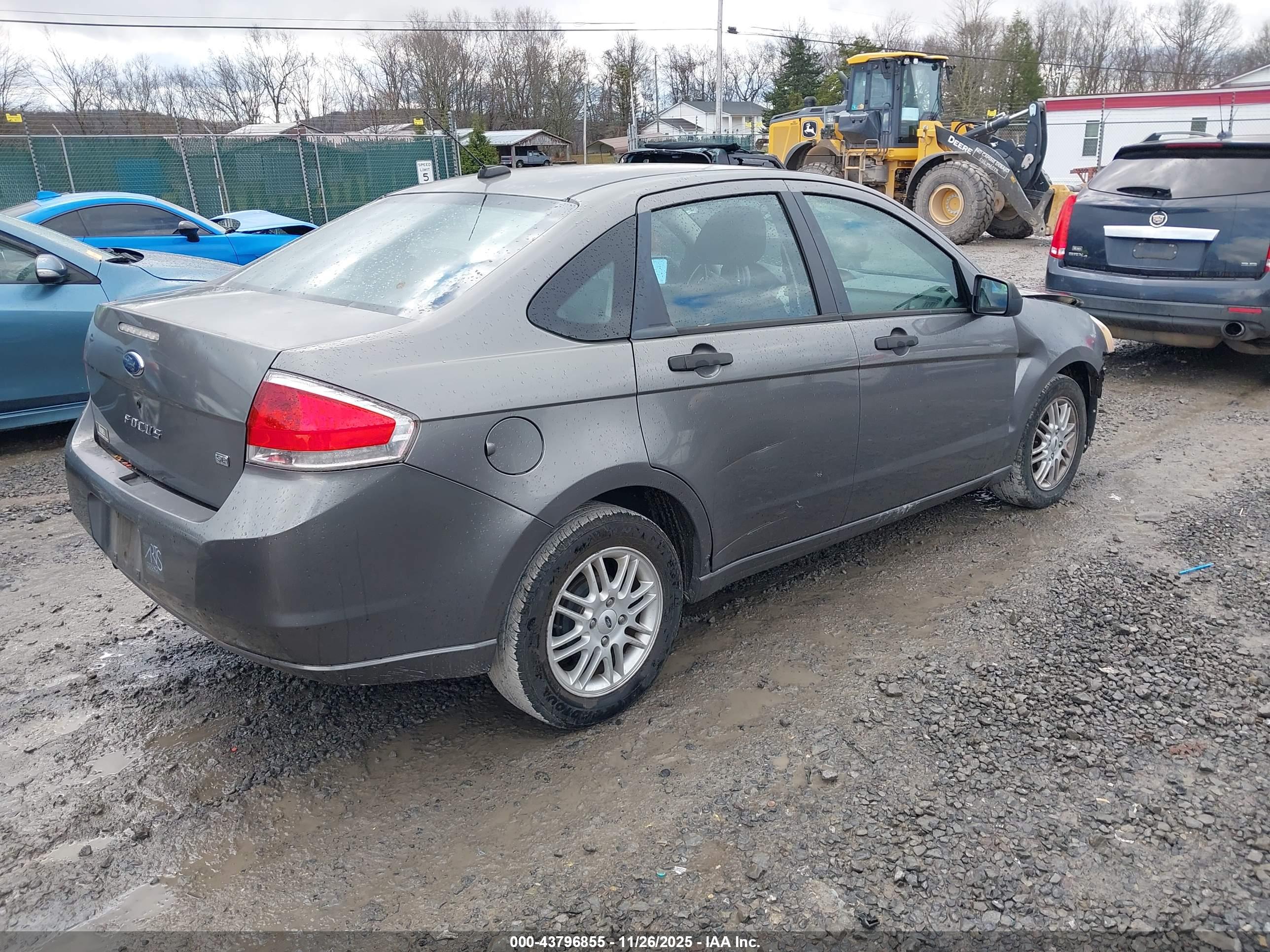 FORD FOCUS image 4