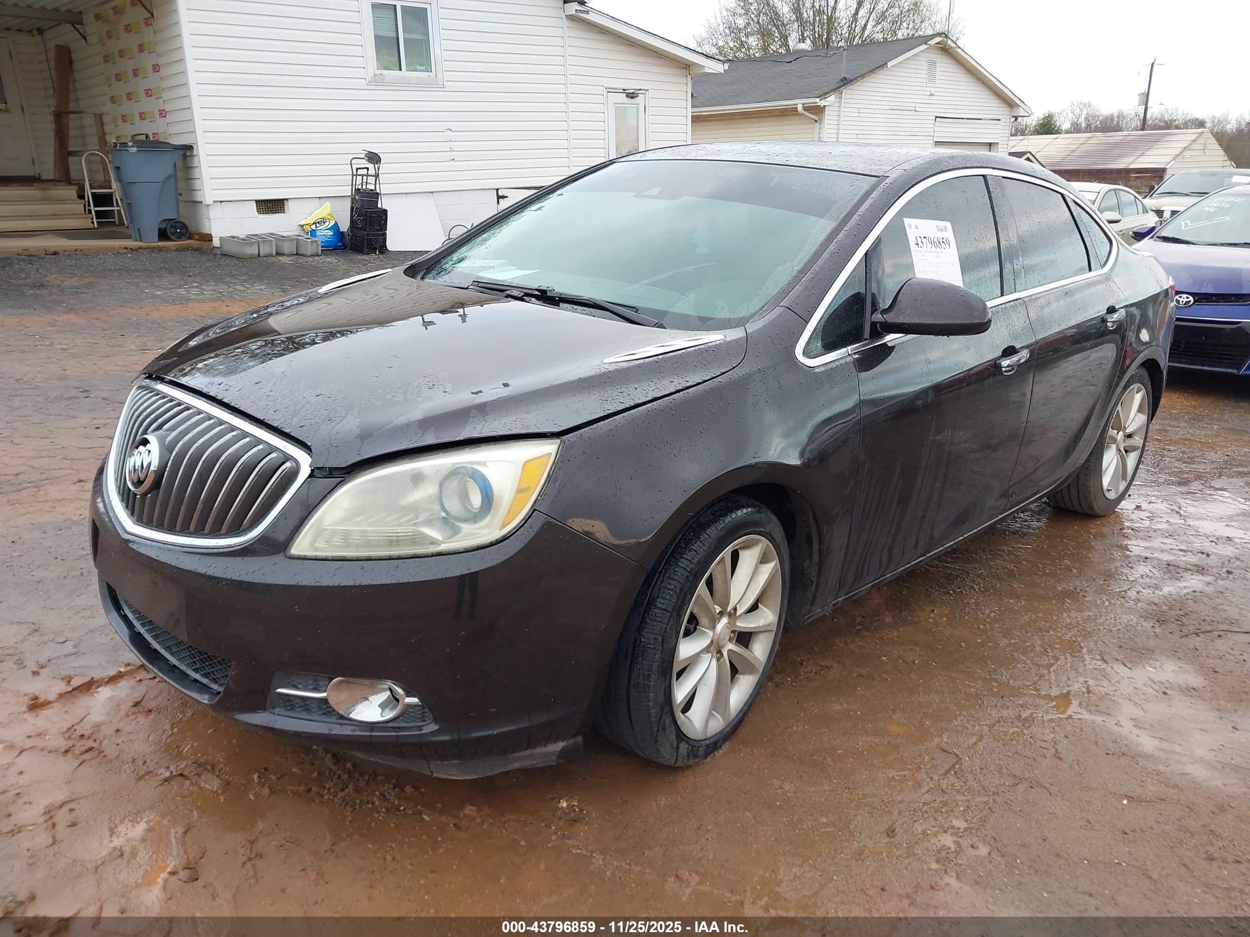 BUICK VERANO image 2