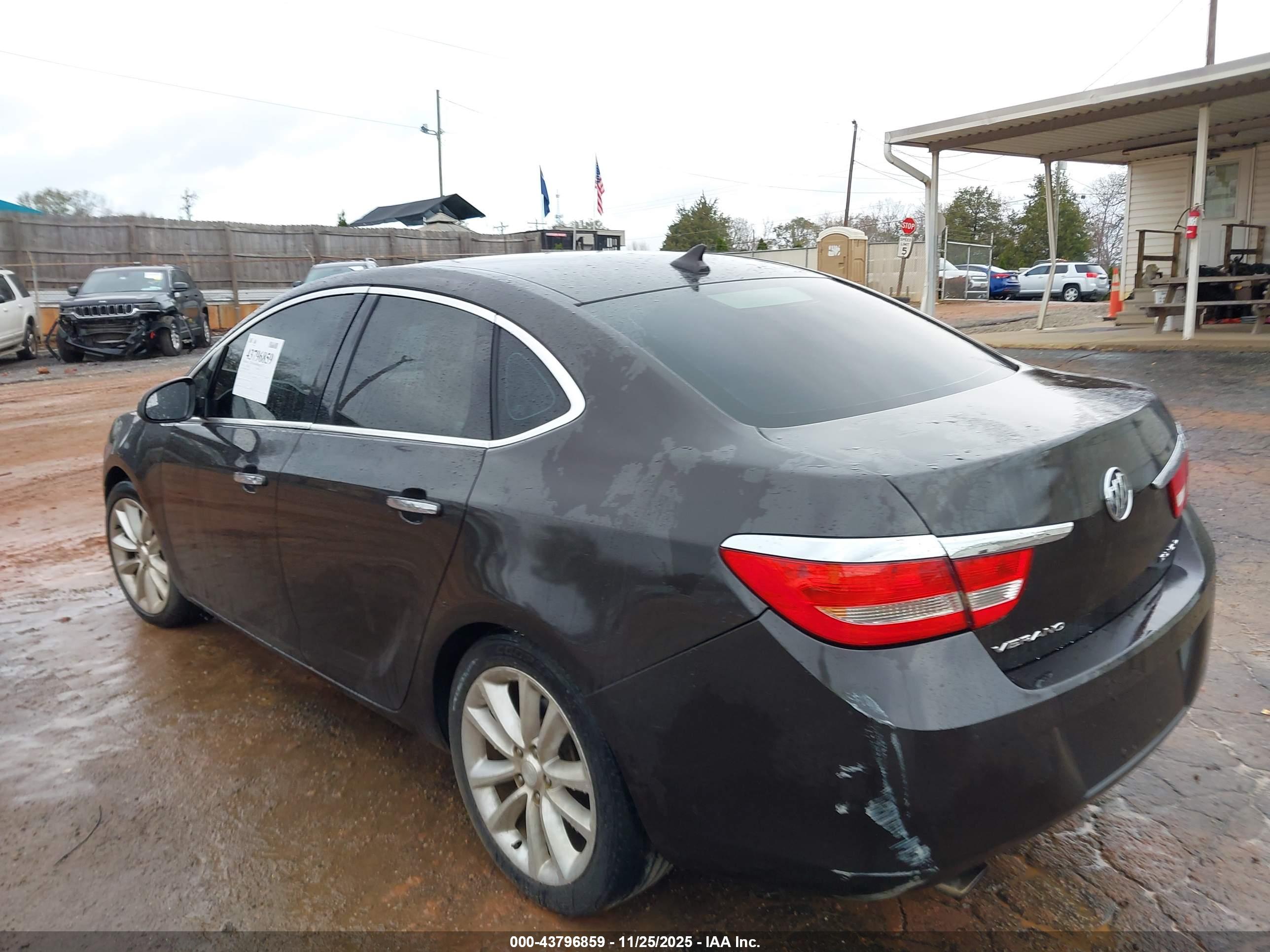 BUICK VERANO image 3